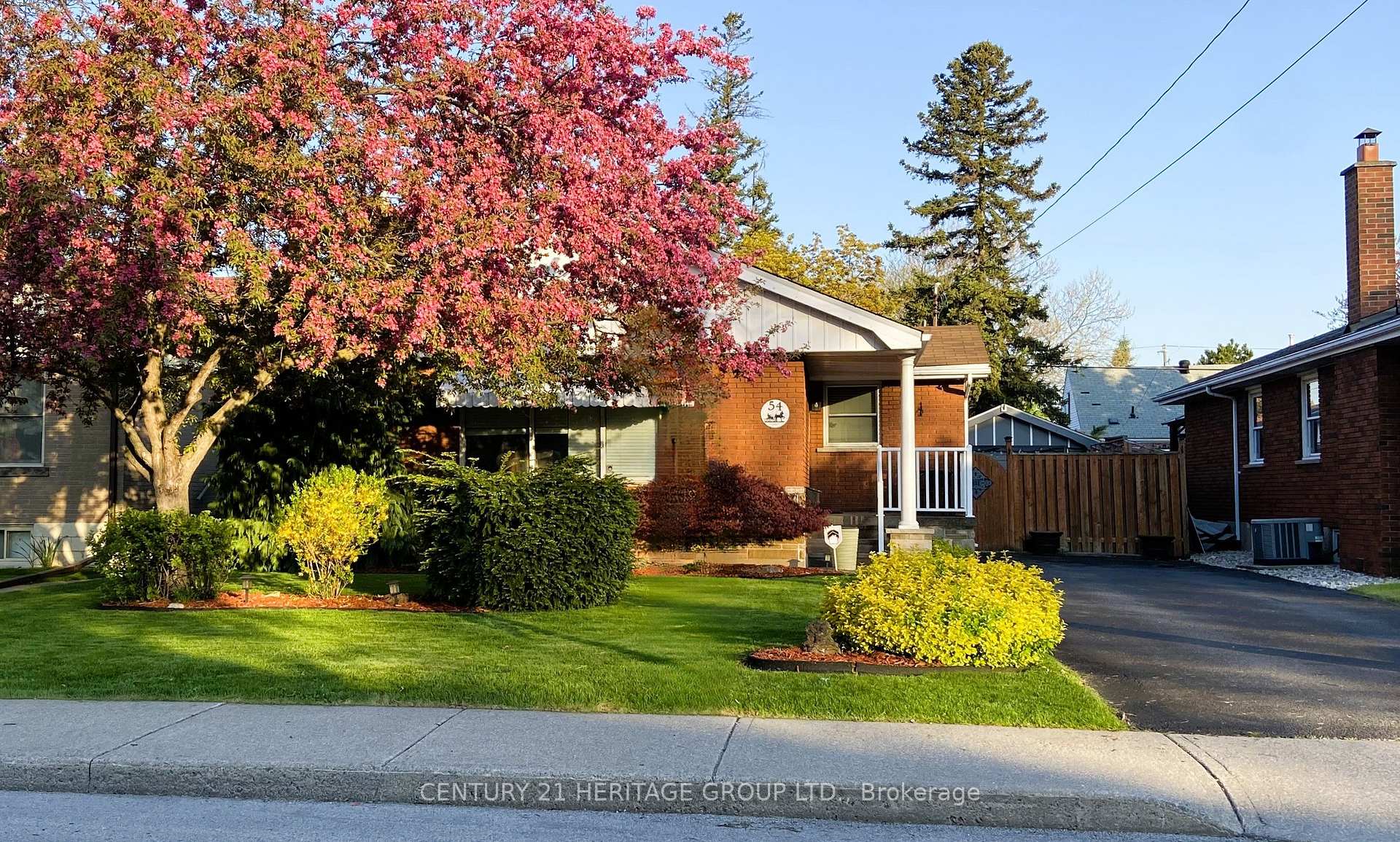 54 Sherwood Rise, Hamilton, ON L8T 1N8