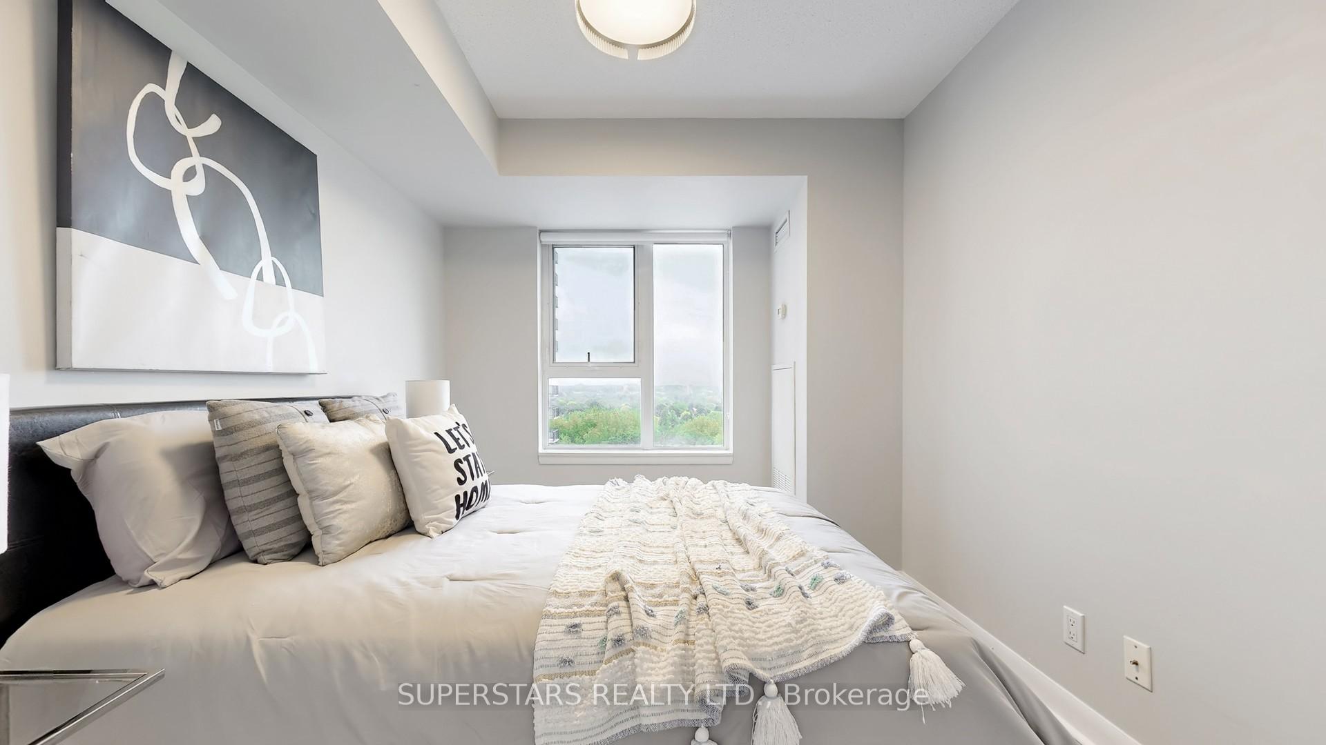 2 Bedrooms Condo at 25 Town Centre, Toronto For sale