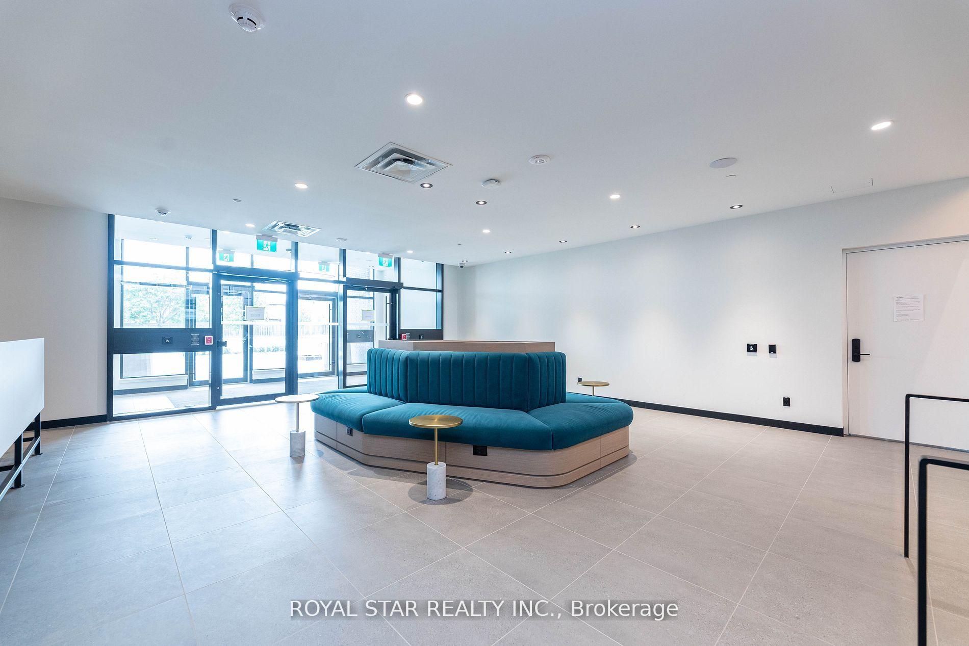 2 Bedrooms Condo at 7950 Bathurst, Vaughan For sale