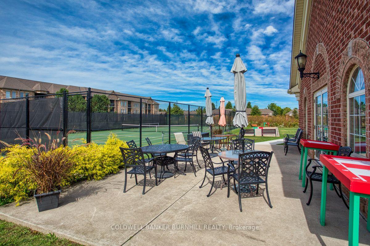 2 Bedrooms Condo at 56 Northern Breeze, Hamilton For sale
