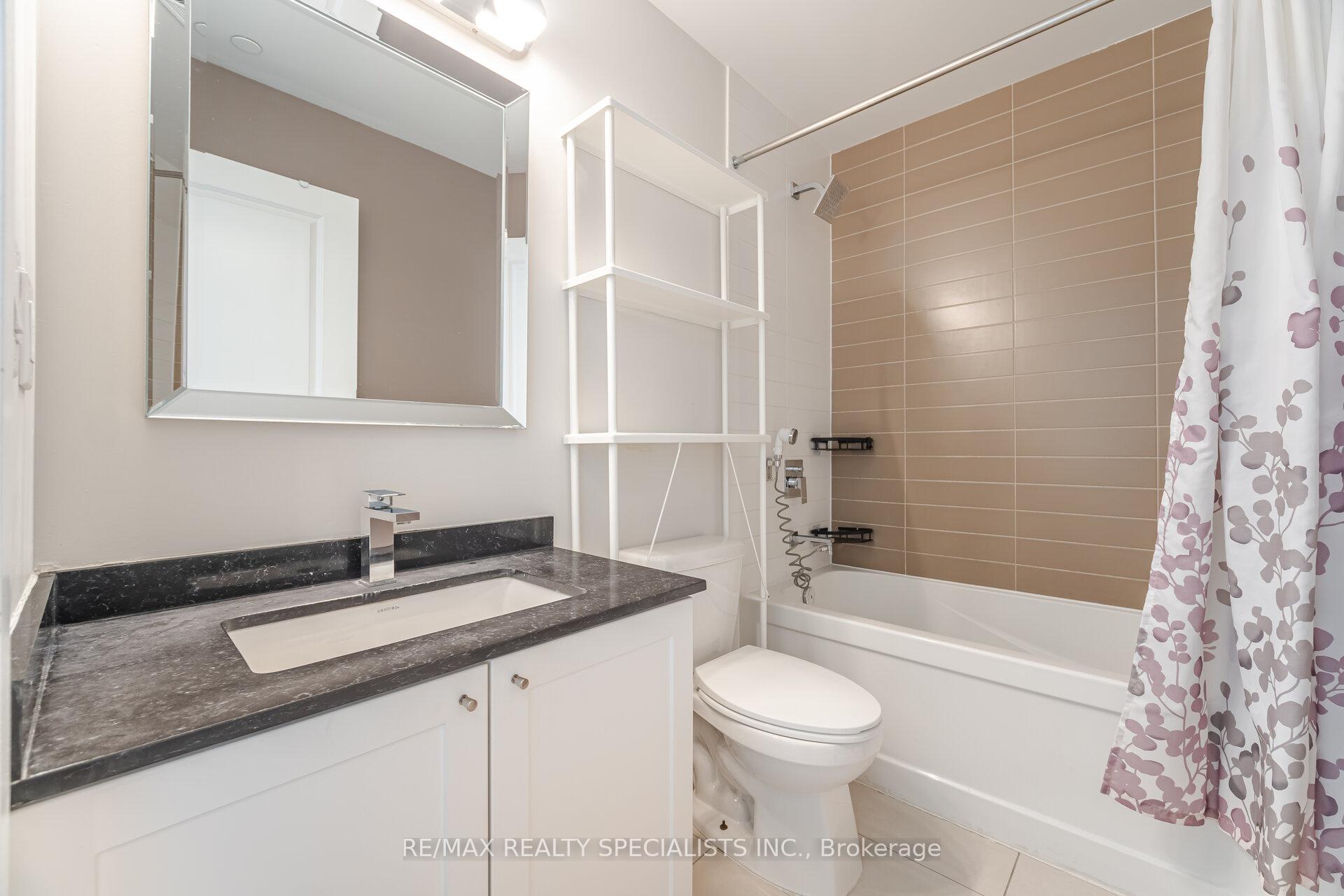 2 Bedrooms Condo at 510 Curran,  Mississauga For sale