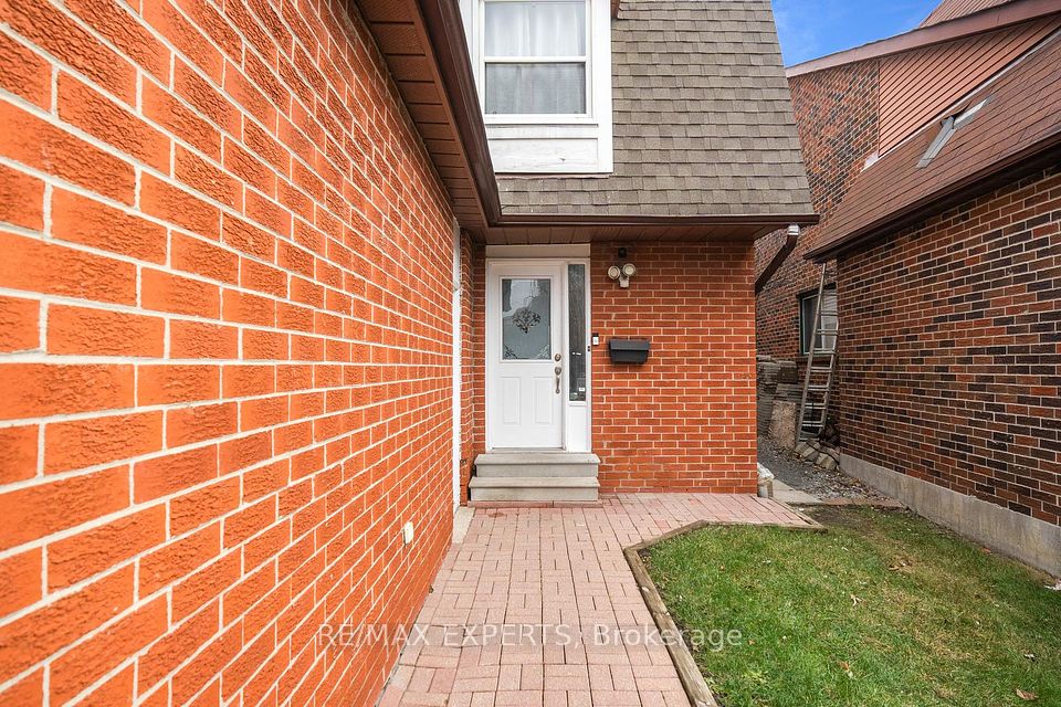 66 Carl Crescent