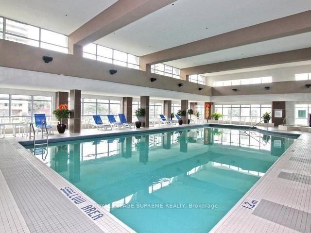 2 Bedrooms Condo at 1 Elm, Mississauga For sale