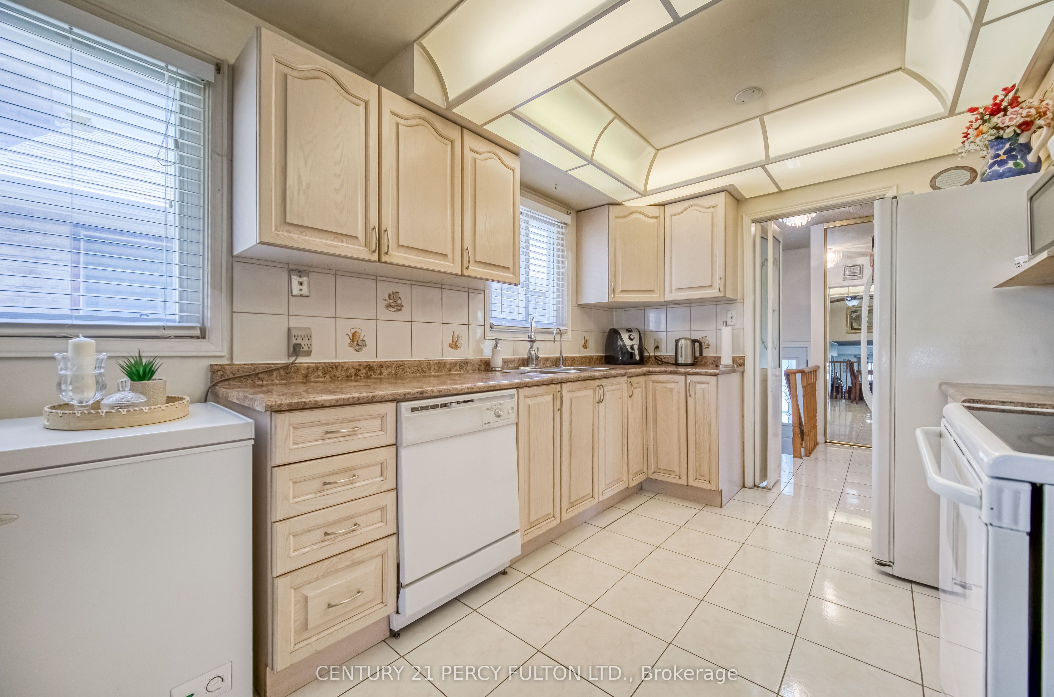 120 Granada Crescent