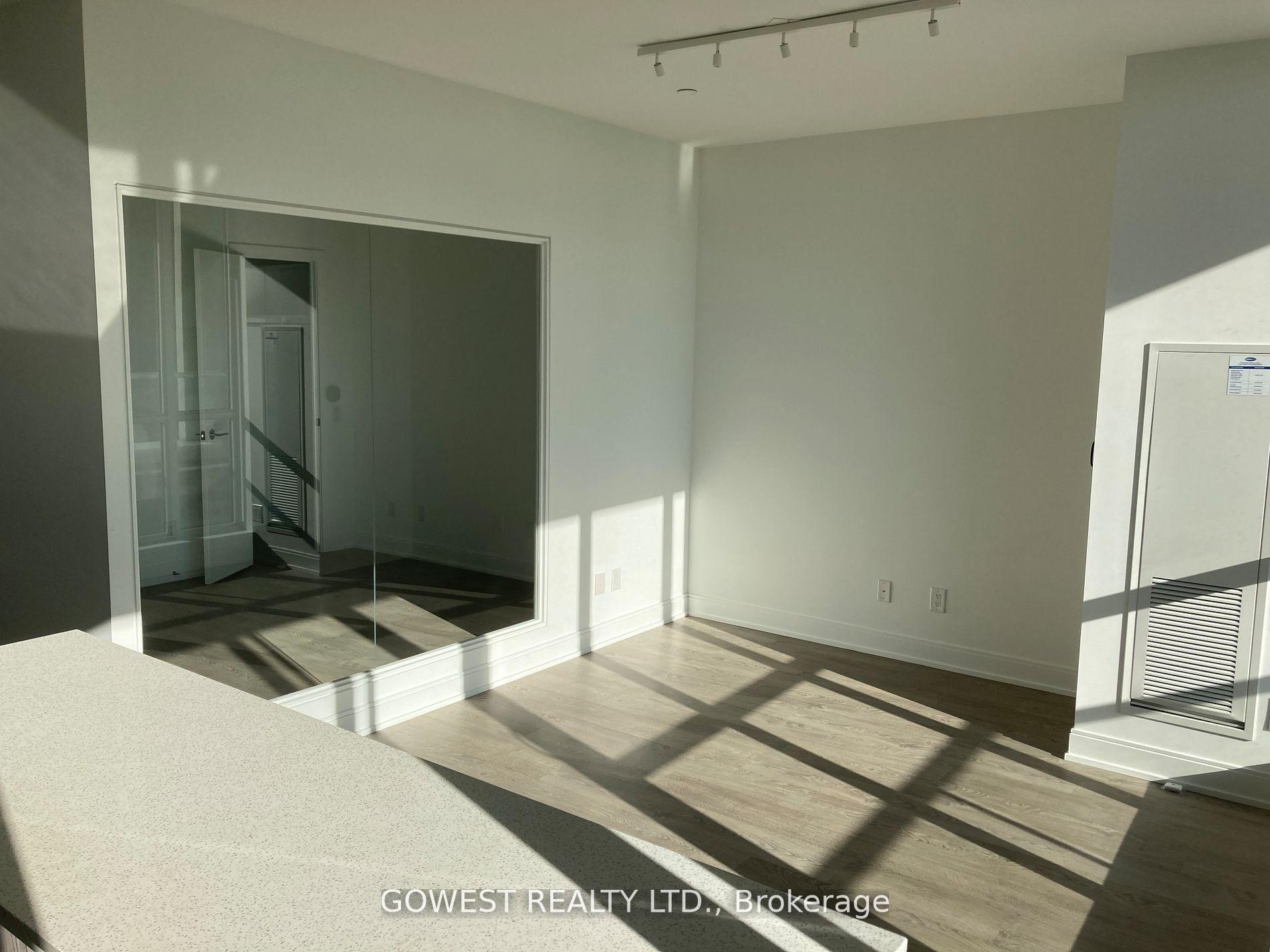 2 Bedrooms Condo at 70 Annie Craig,  Toronto For sale