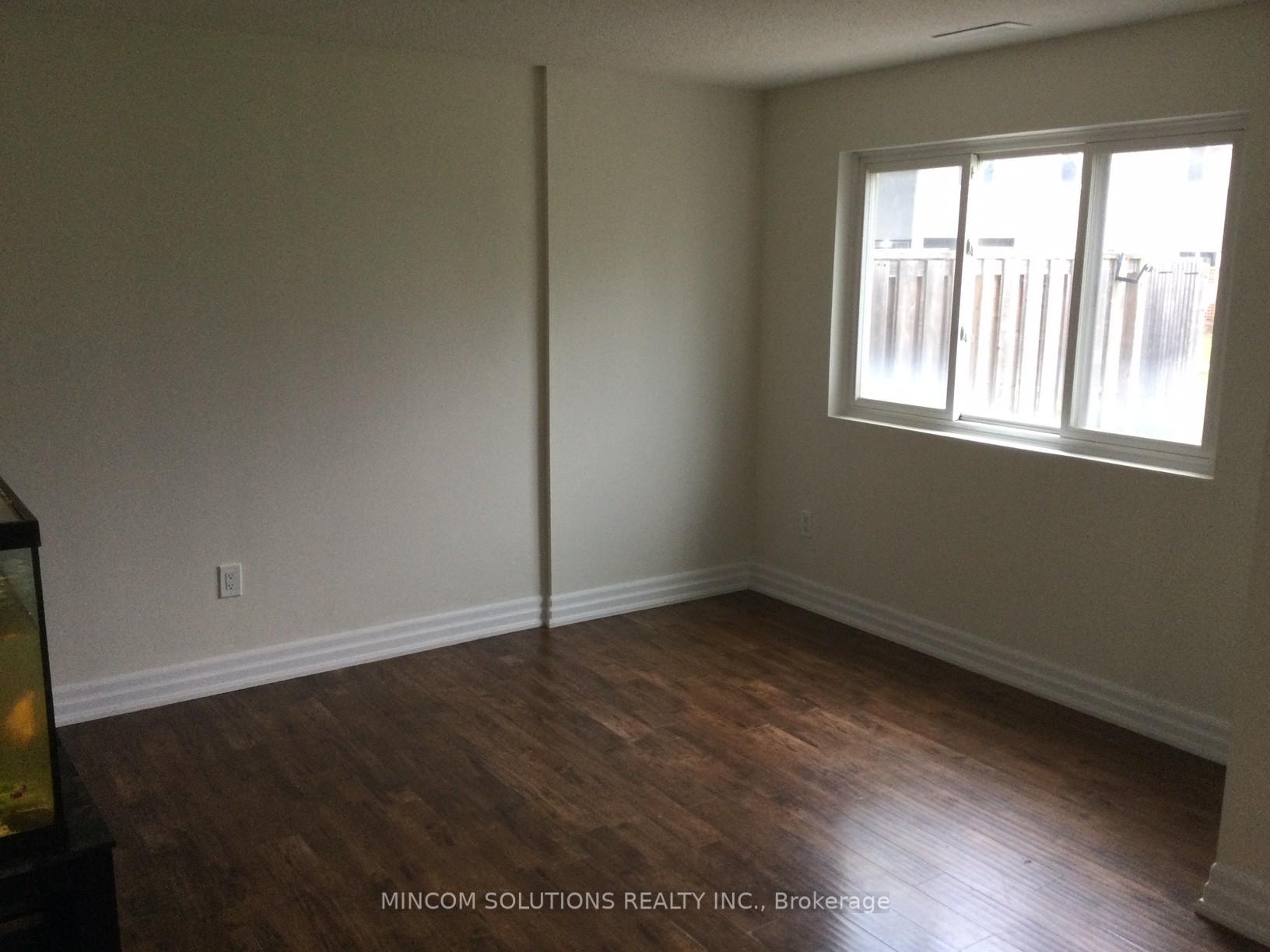 2 Bedrooms Condo at 2001 Bonnymede,  Mississauga For sale