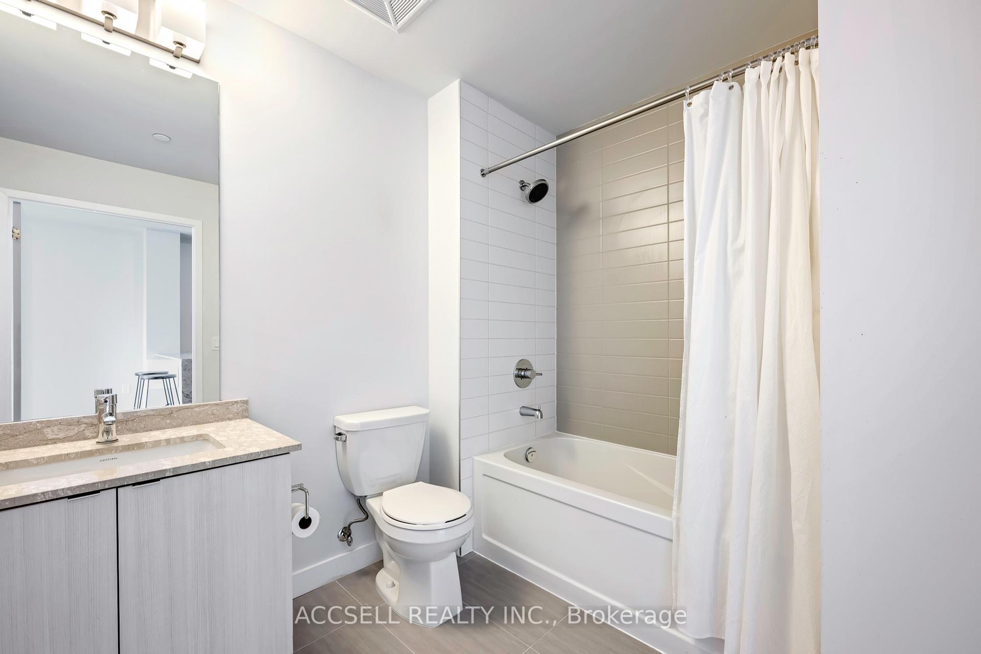 2 Bedrooms Condo at 4055 Parkside Village, Mississauga For sale