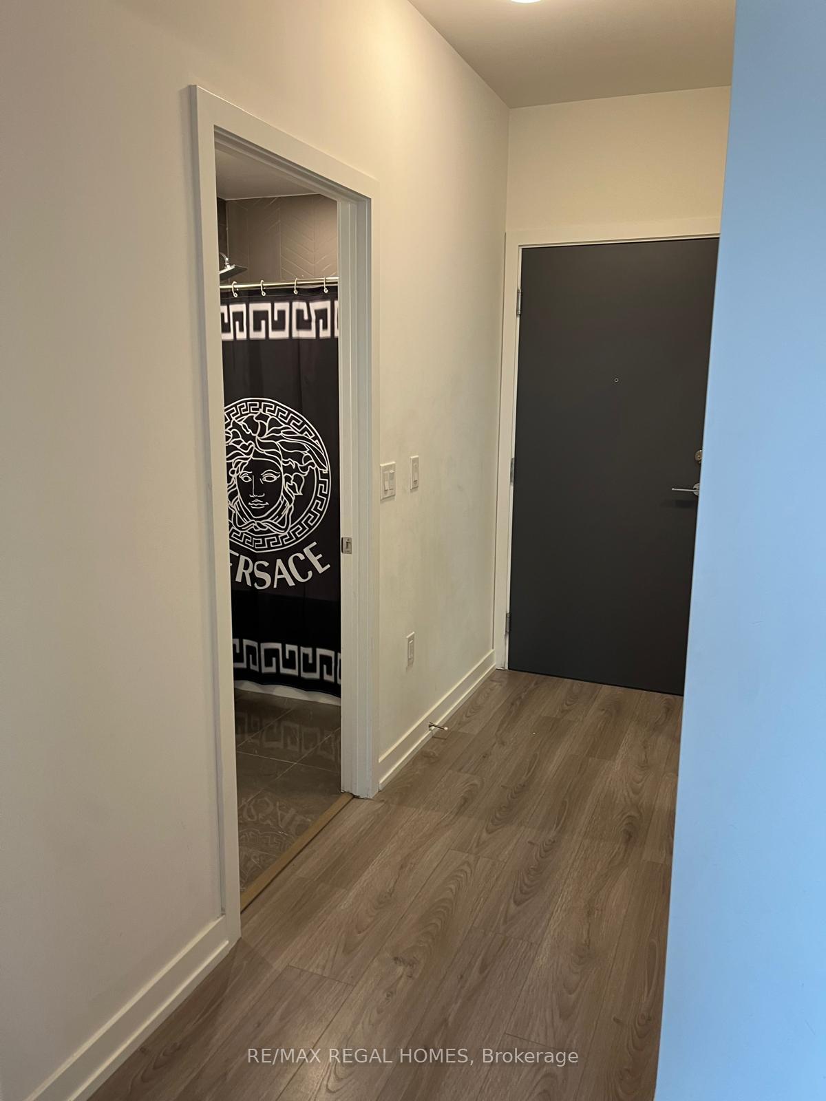 2 Bedrooms Condo at 10 De Boers, Toronto For sale