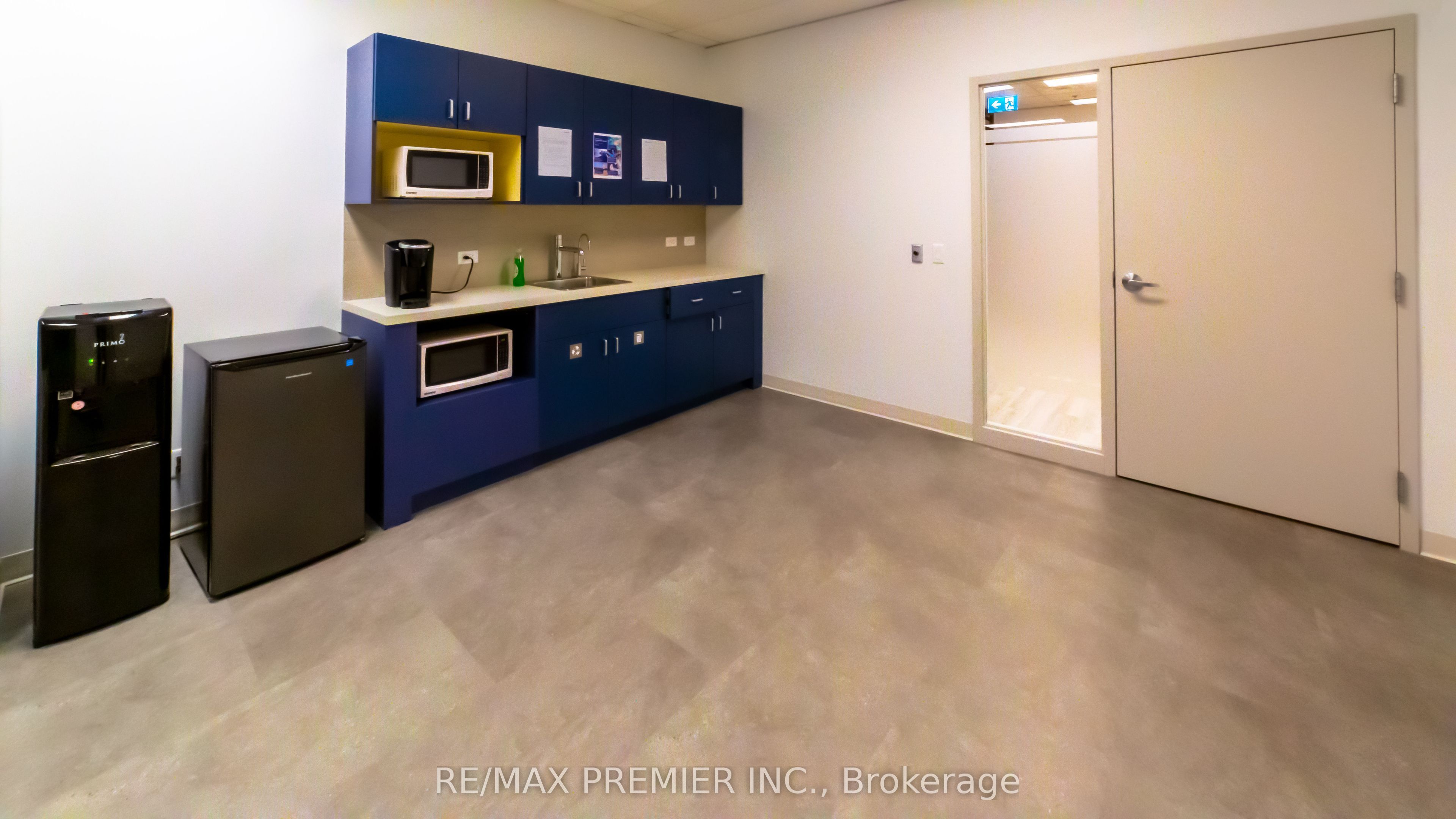 2020 Winston Park Drive, #200-06
