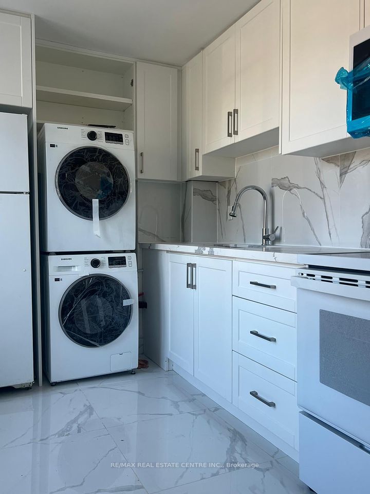 #Upper - 3280 Danforth Avenue, Toronto, ON M1L 1C3