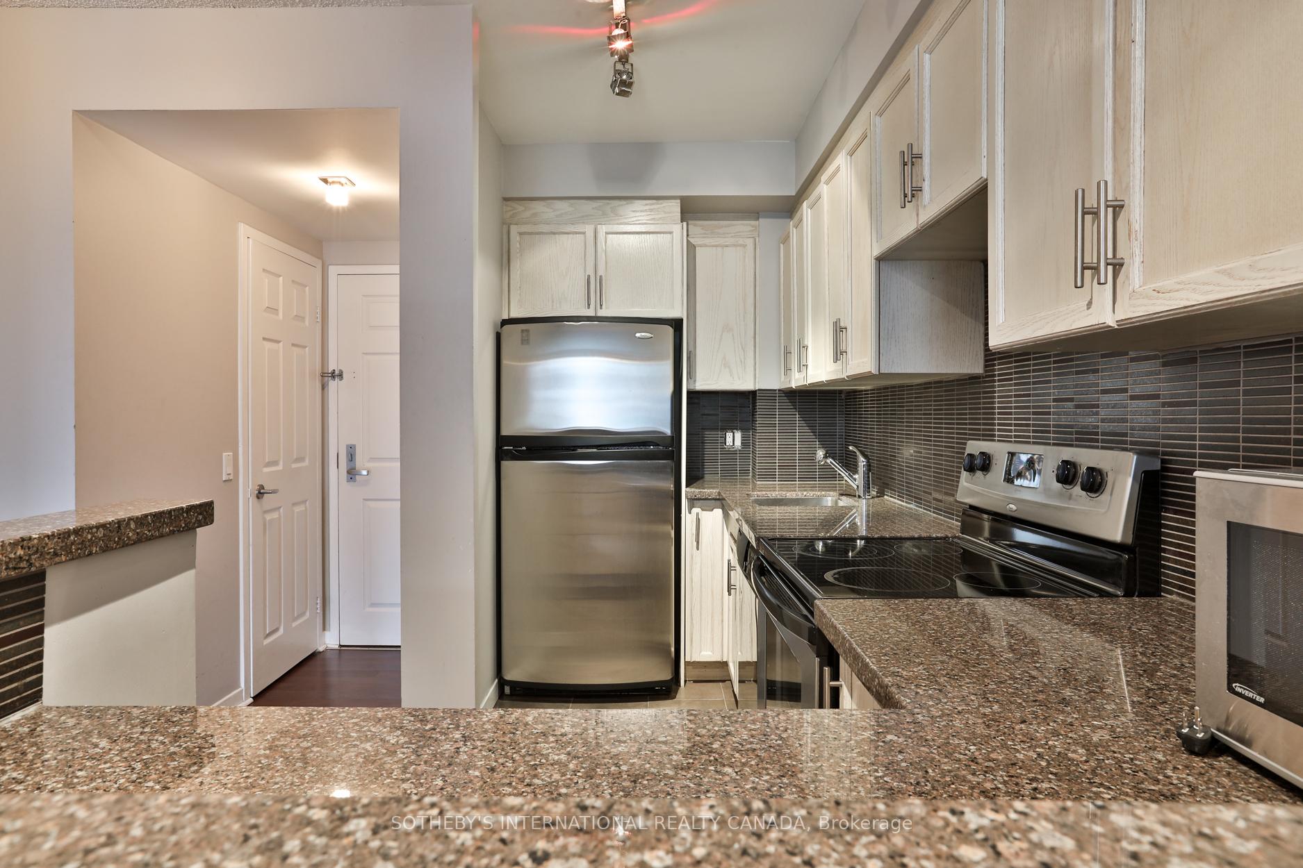 2 Bedrooms Condo at 284 Bloor, Toronto For sale