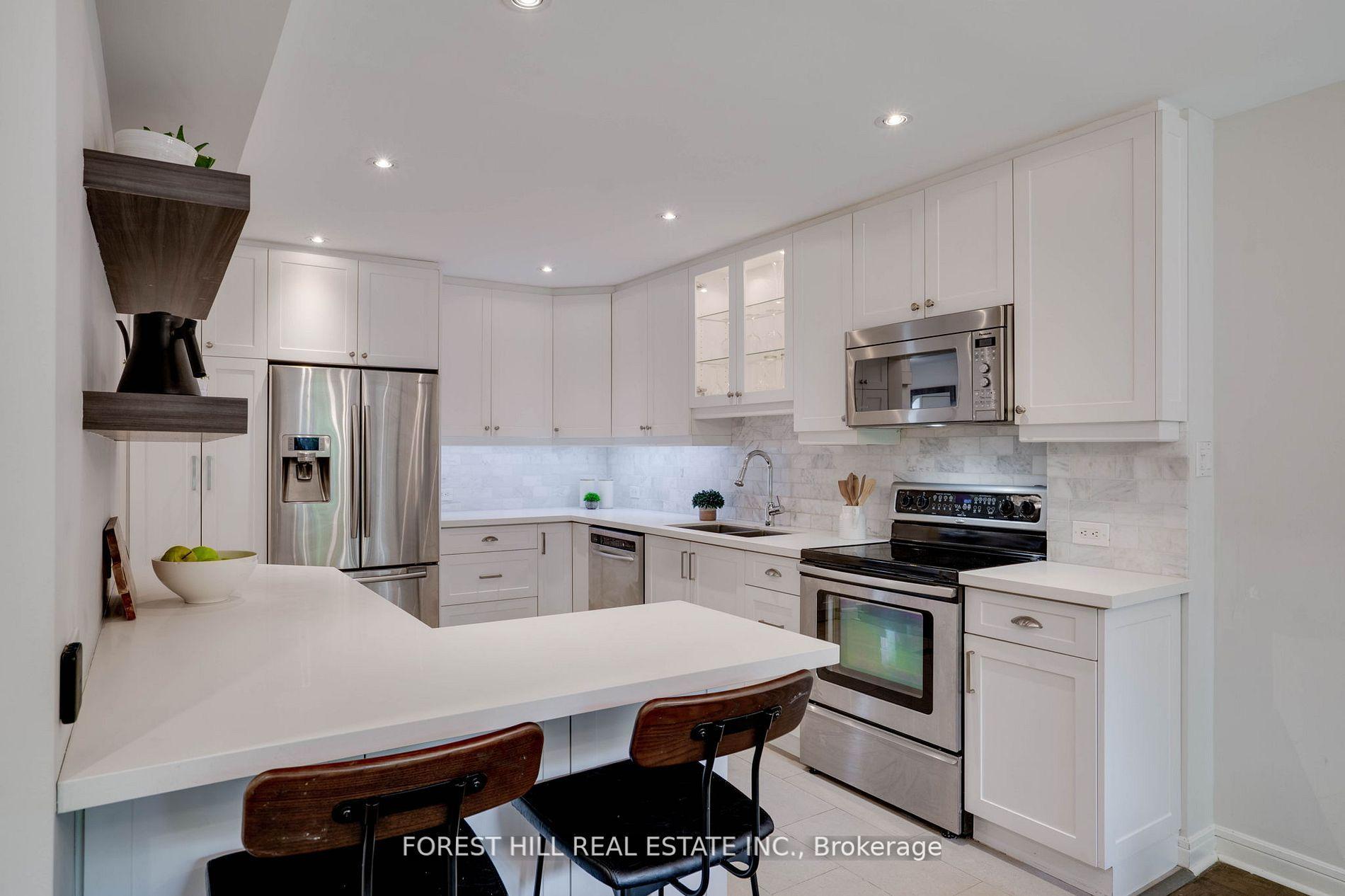 4 Bedrooms Condo at 11 Scenic Mill, Toronto For sale