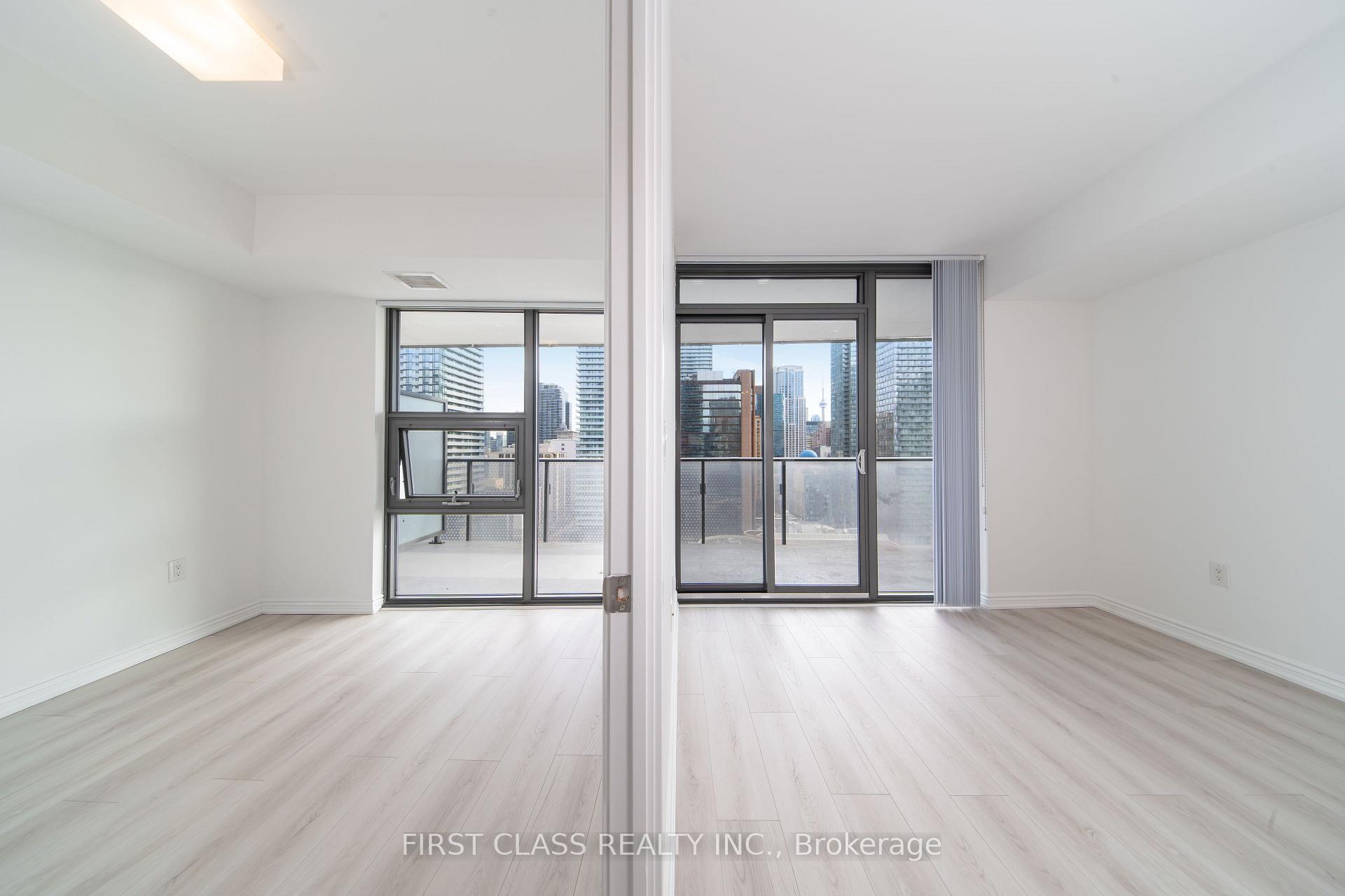 2 Bedrooms Condo at 11 Wellesley,  Toronto For sale