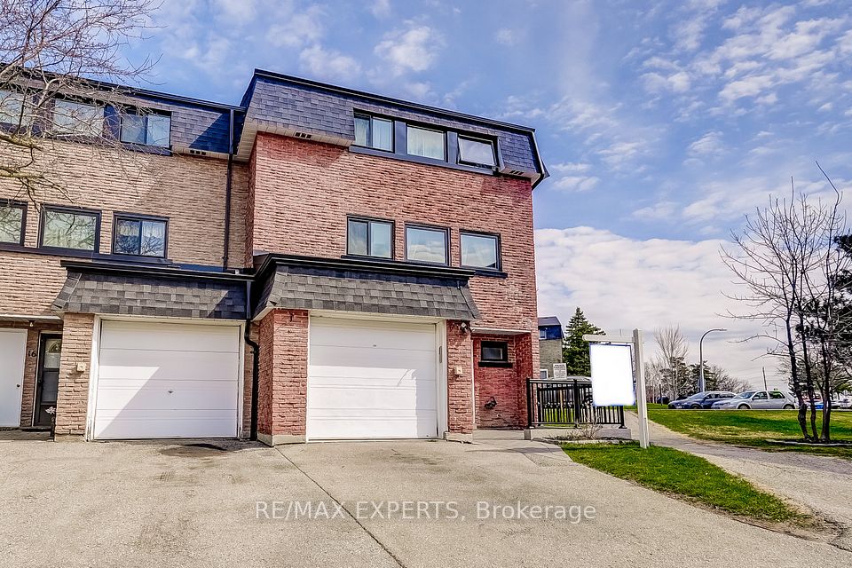 14 Poplar Crescent, Aurora, ON L4G 3L3