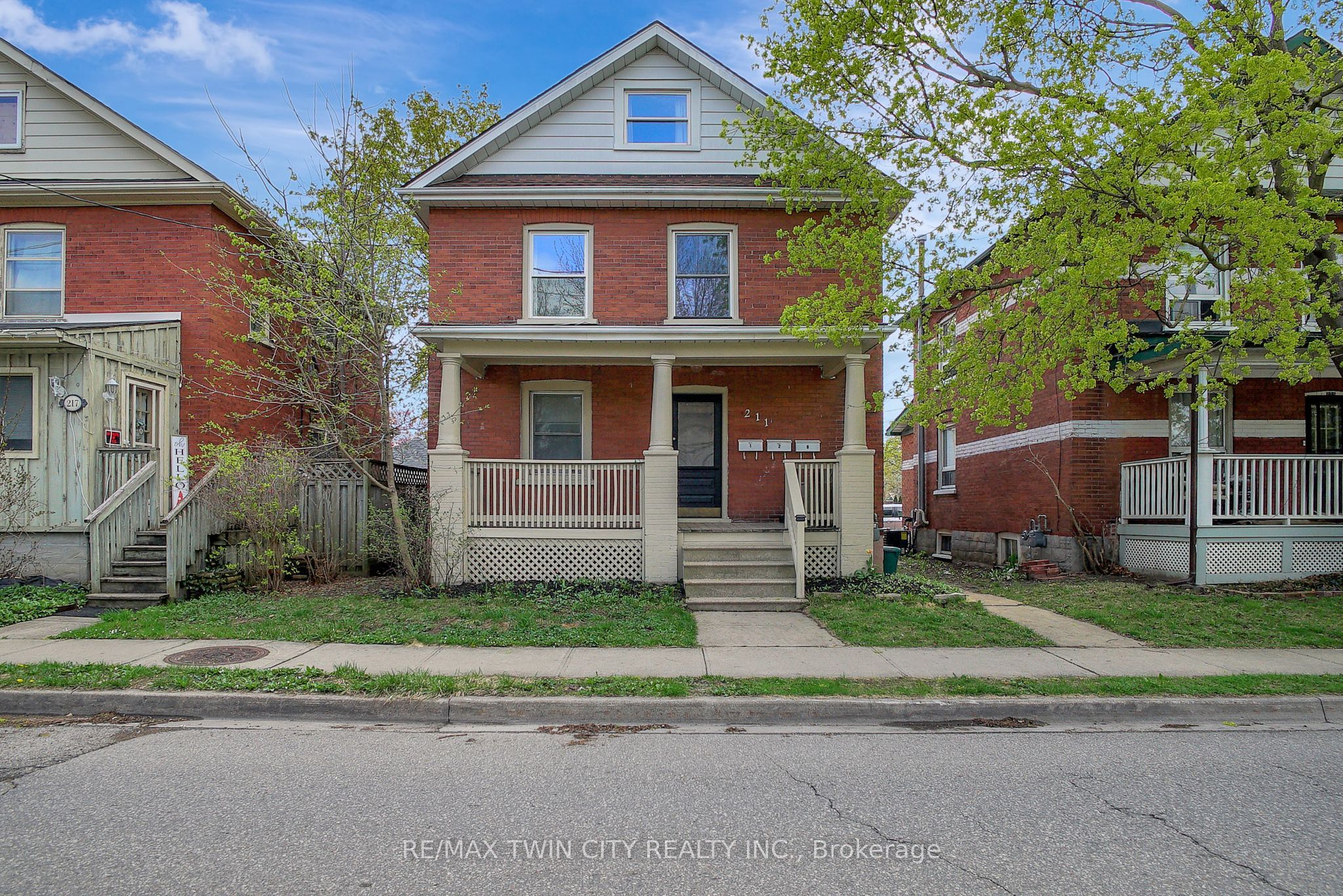 211 Dolph Street, Cambridge, ON N3H 2A6