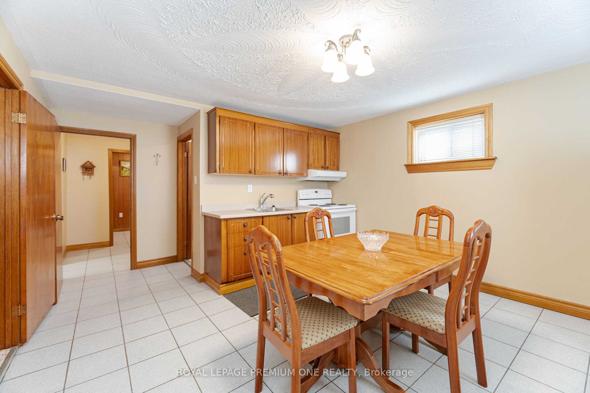 128 Hullmar Drive