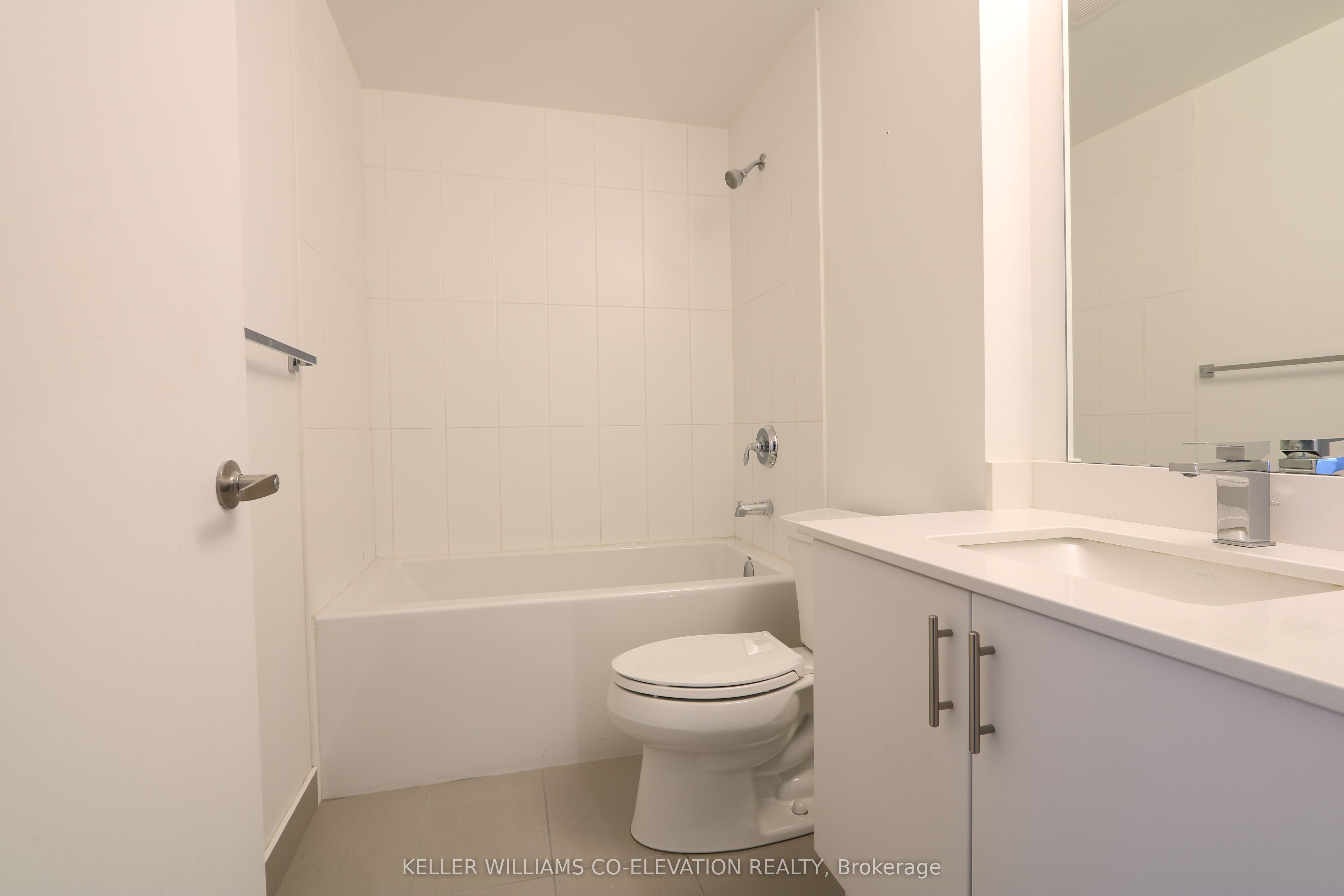 550 North Service Road, #814