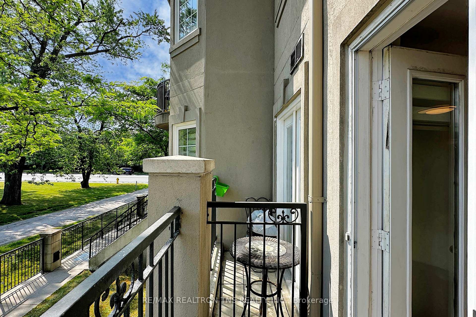 3 Bedrooms Condo at 108 Finch, Toronto For sale