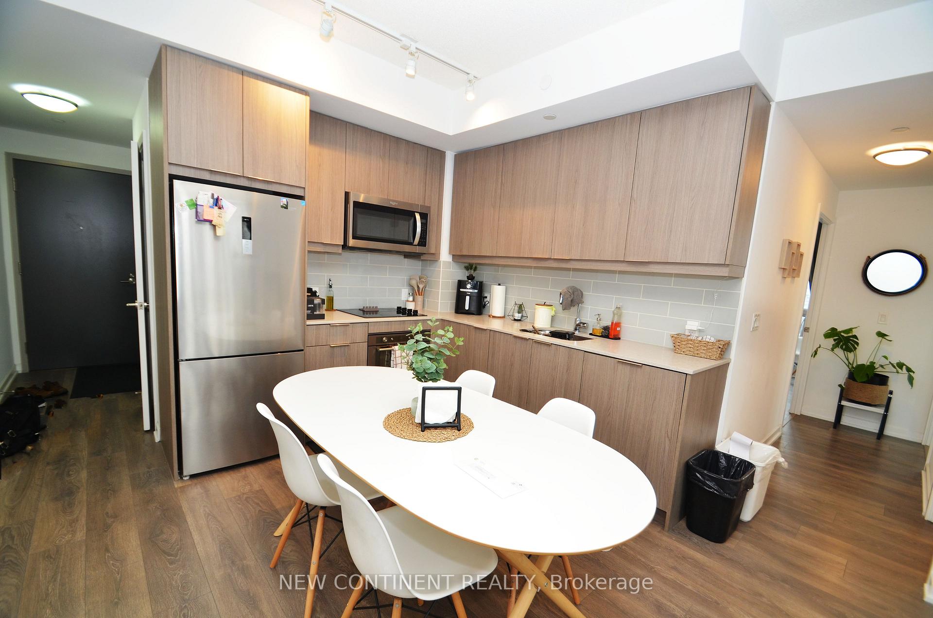 2 Bedrooms Condo at 32 Forest Manor,  Toronto For sale