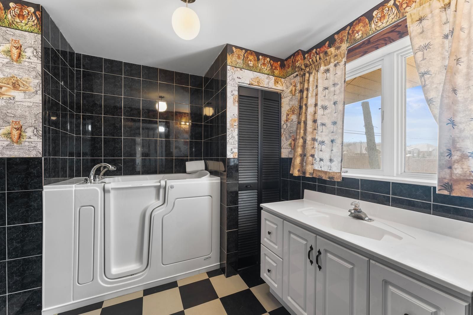 16 Millwood Parkway
