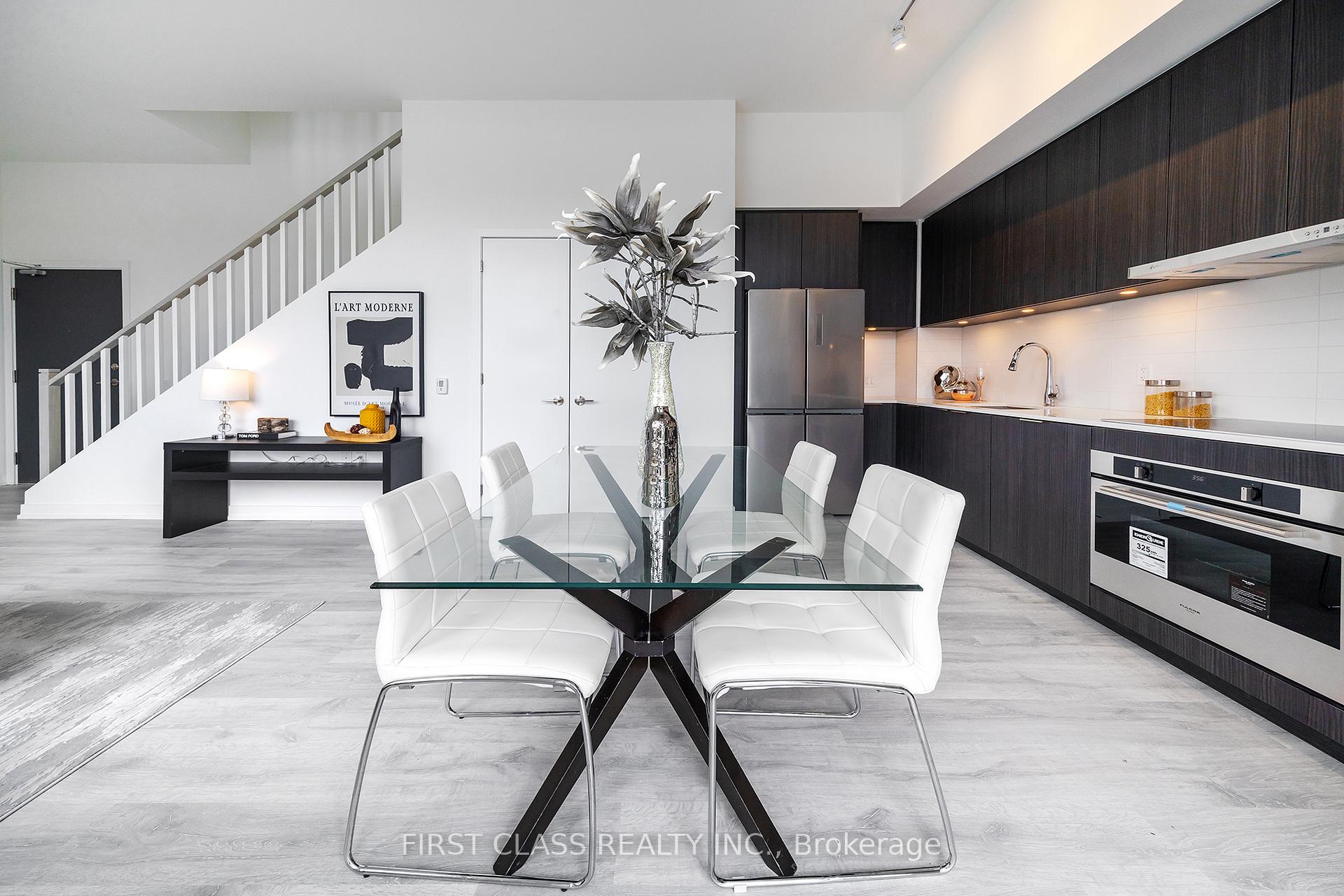 3 Bedrooms Condo at 8 Olympic Gdn, Toronto For sale