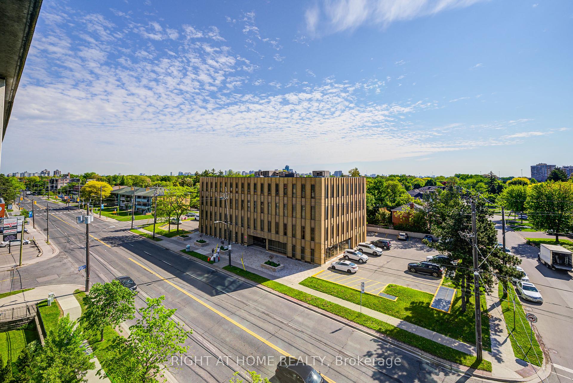 2 Bedrooms Condo at 3840 Bathurst, Toronto For sale