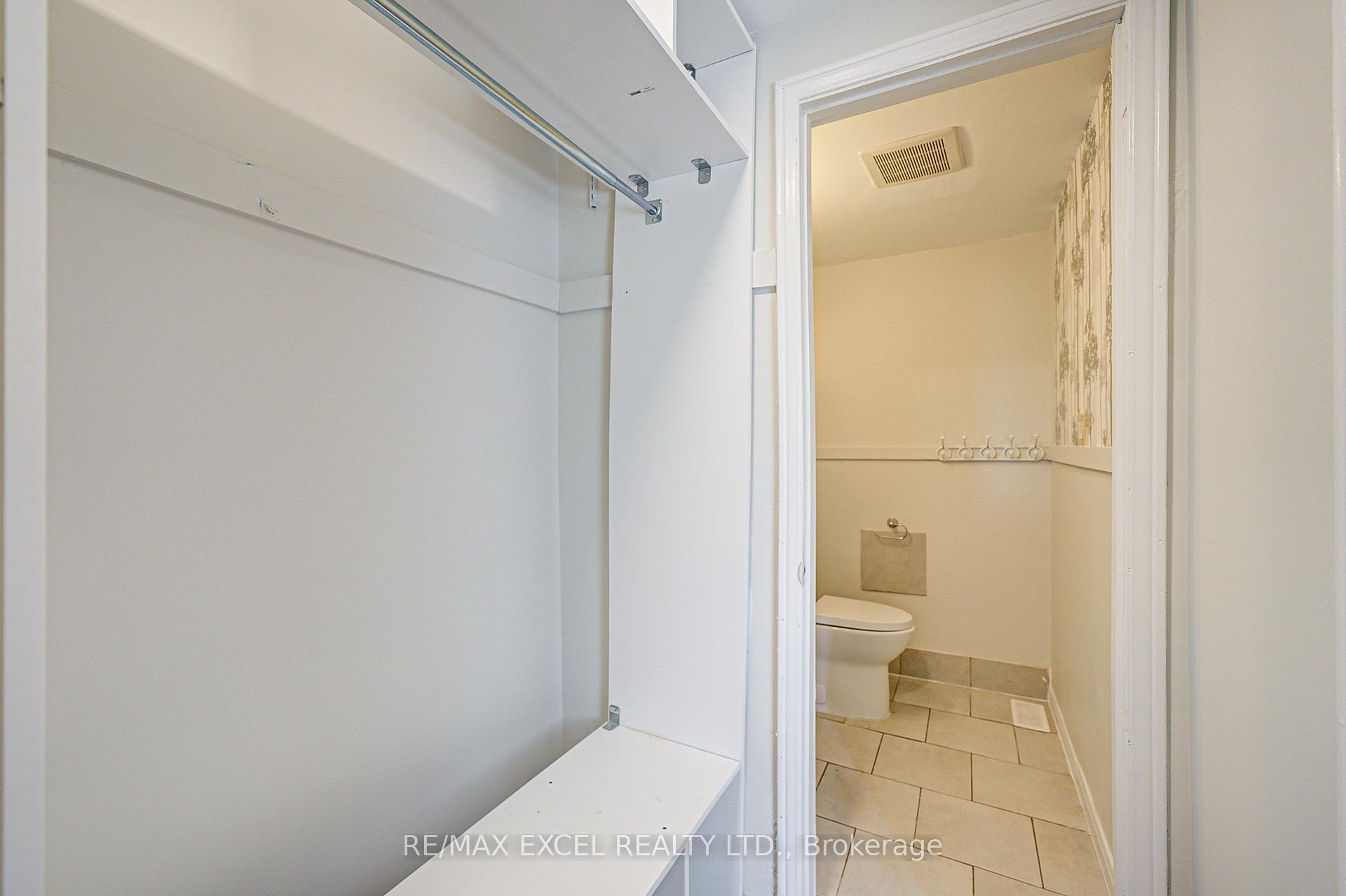 3 Bedrooms Condo at 20 Crockamhill, Toronto For sale