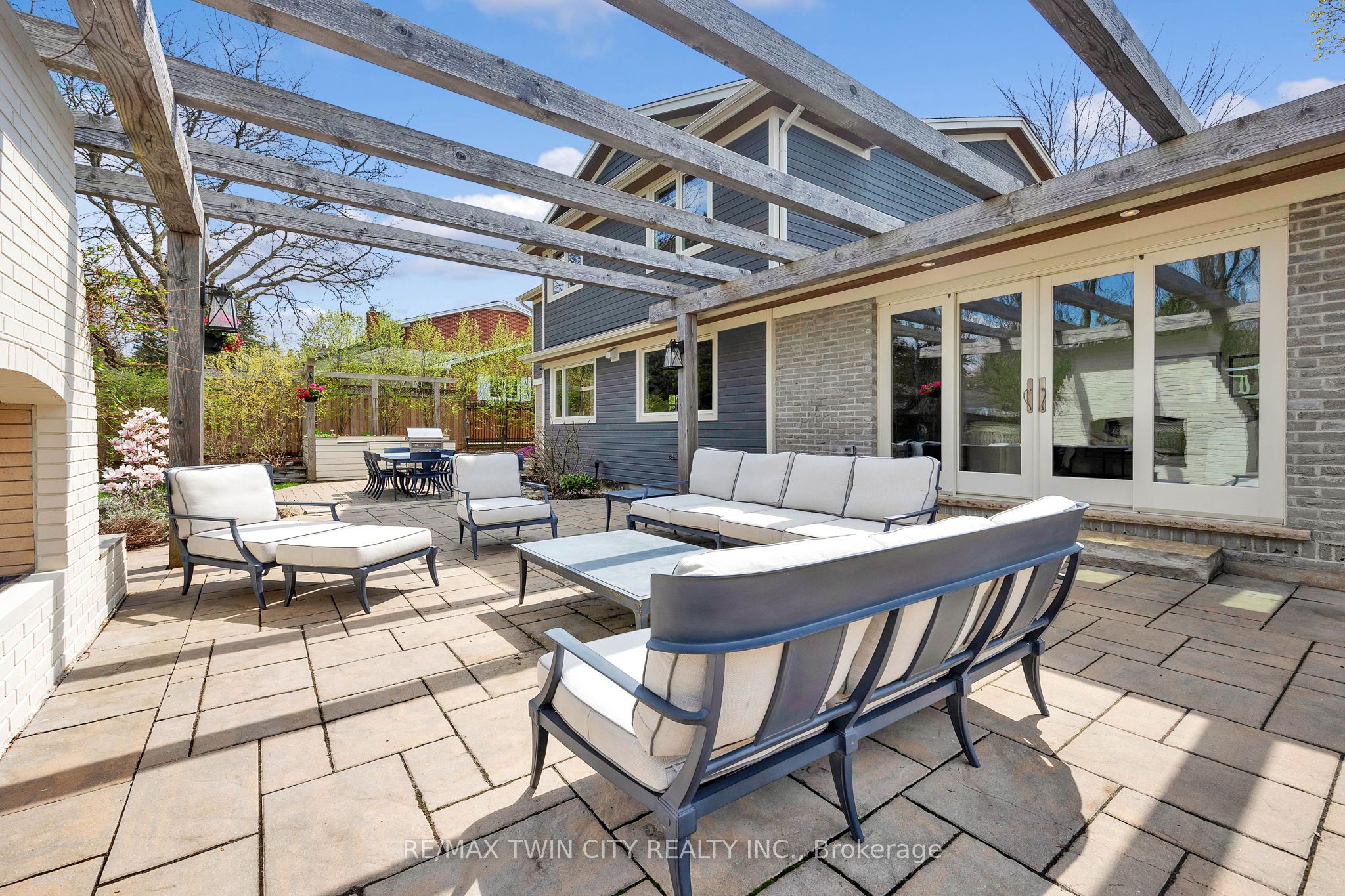 7 Huntley Crescent