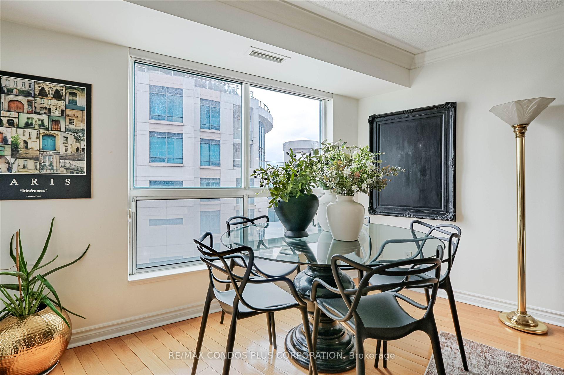 2 Bedrooms Condo at 2111 Lake Shore,  Toronto For sale