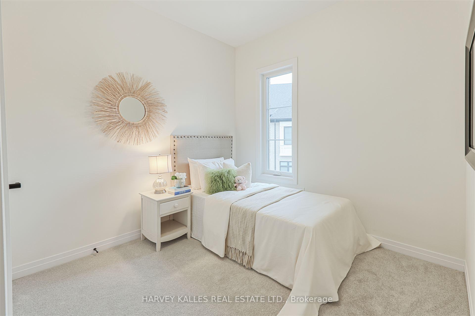 75 De La Roche Drive S