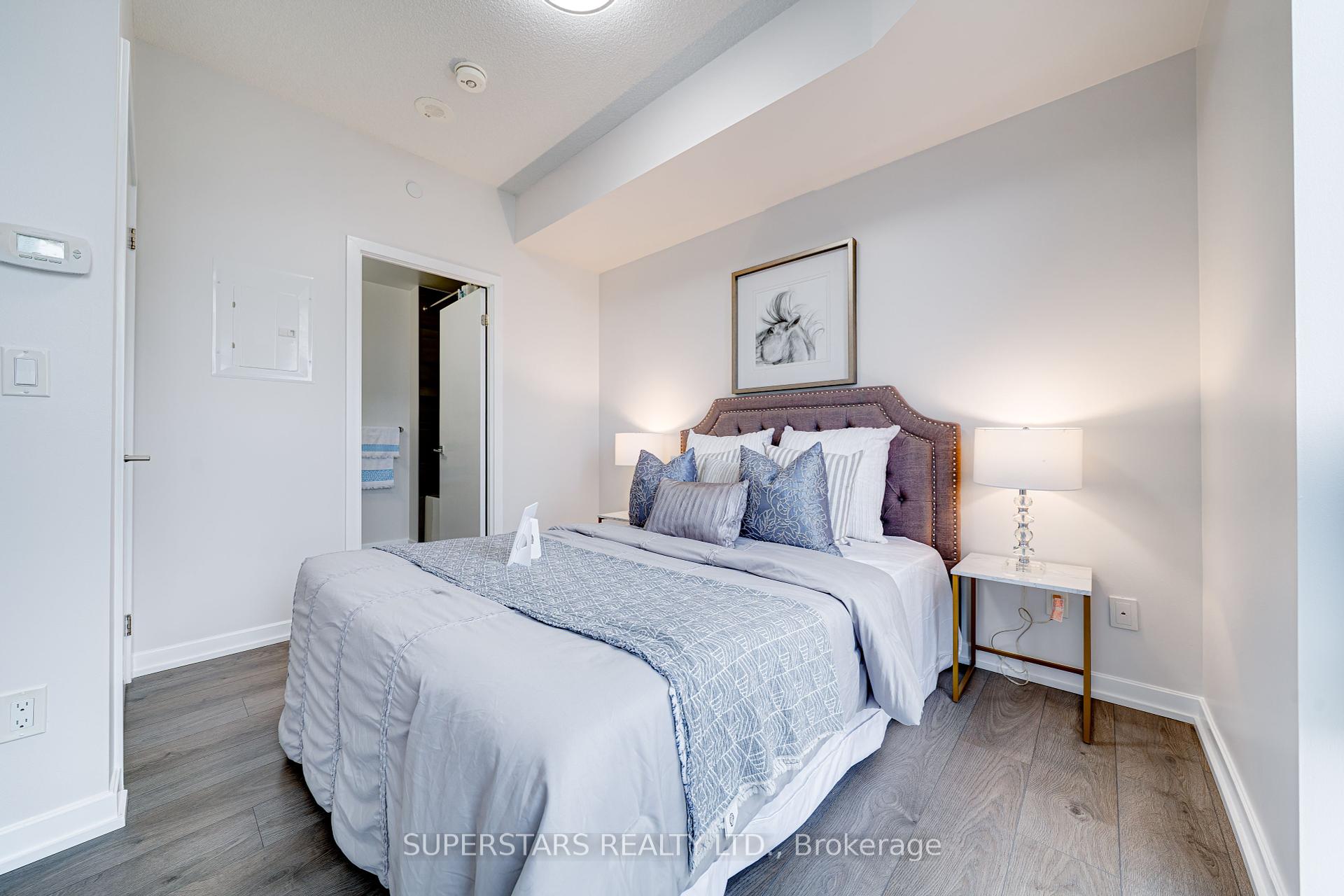 2 Bedrooms Condo at 56 Forest Manor, Toronto For sale