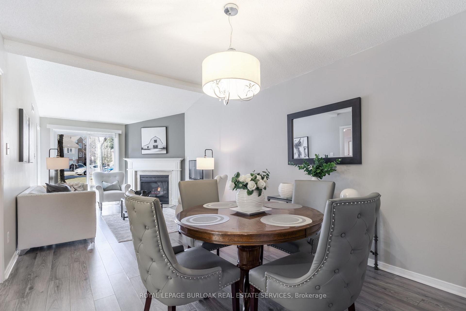 2 Bedrooms Condo at 2110 Cleaver, Burlington For sale