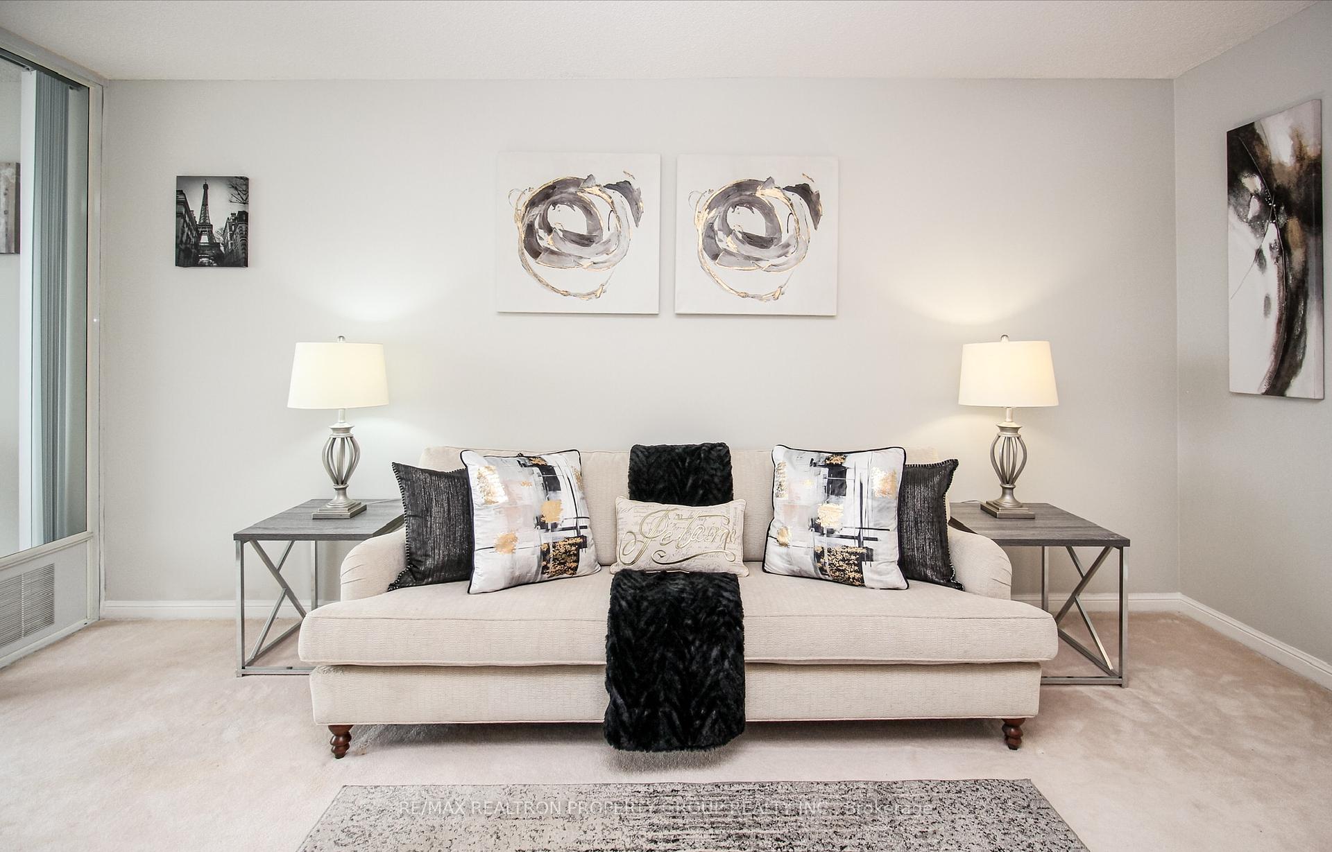 2 Bedrooms Condo at 88 Corporate, Toronto For sale