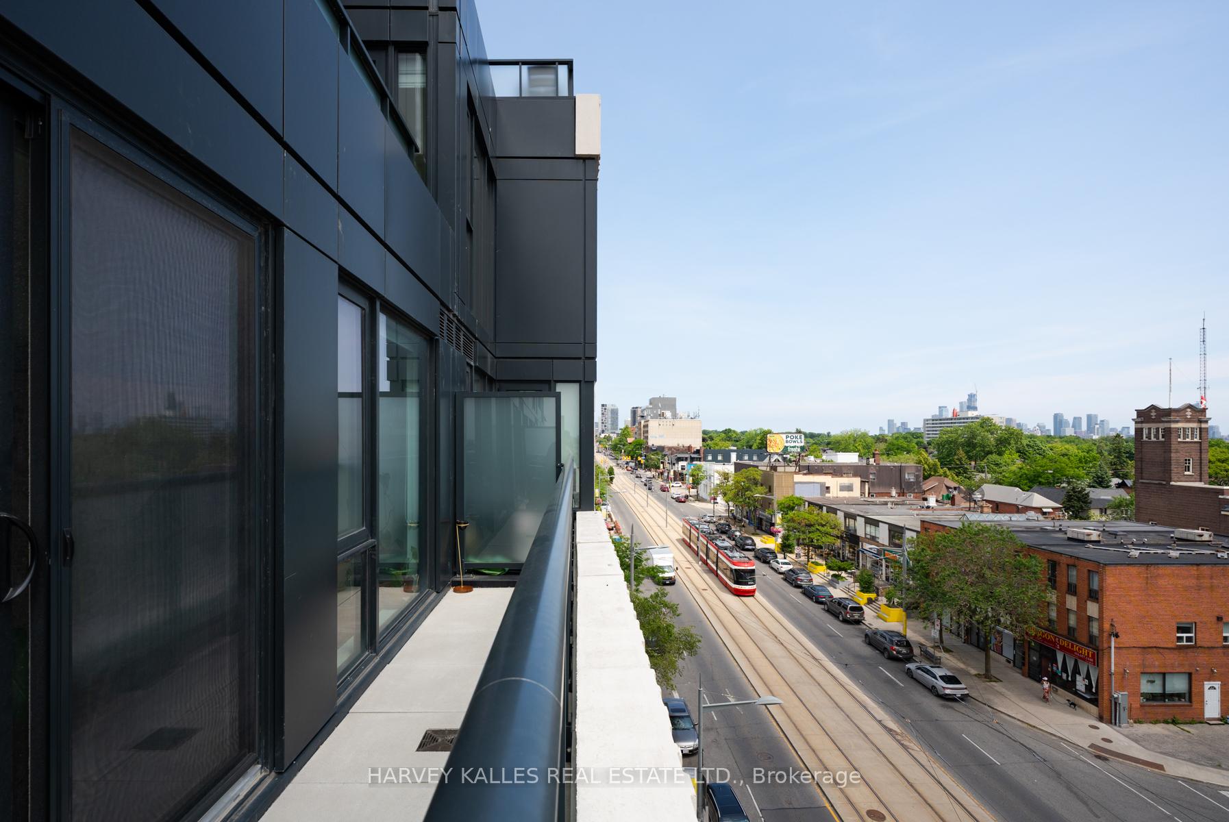 840 St Clair Avenue W 708