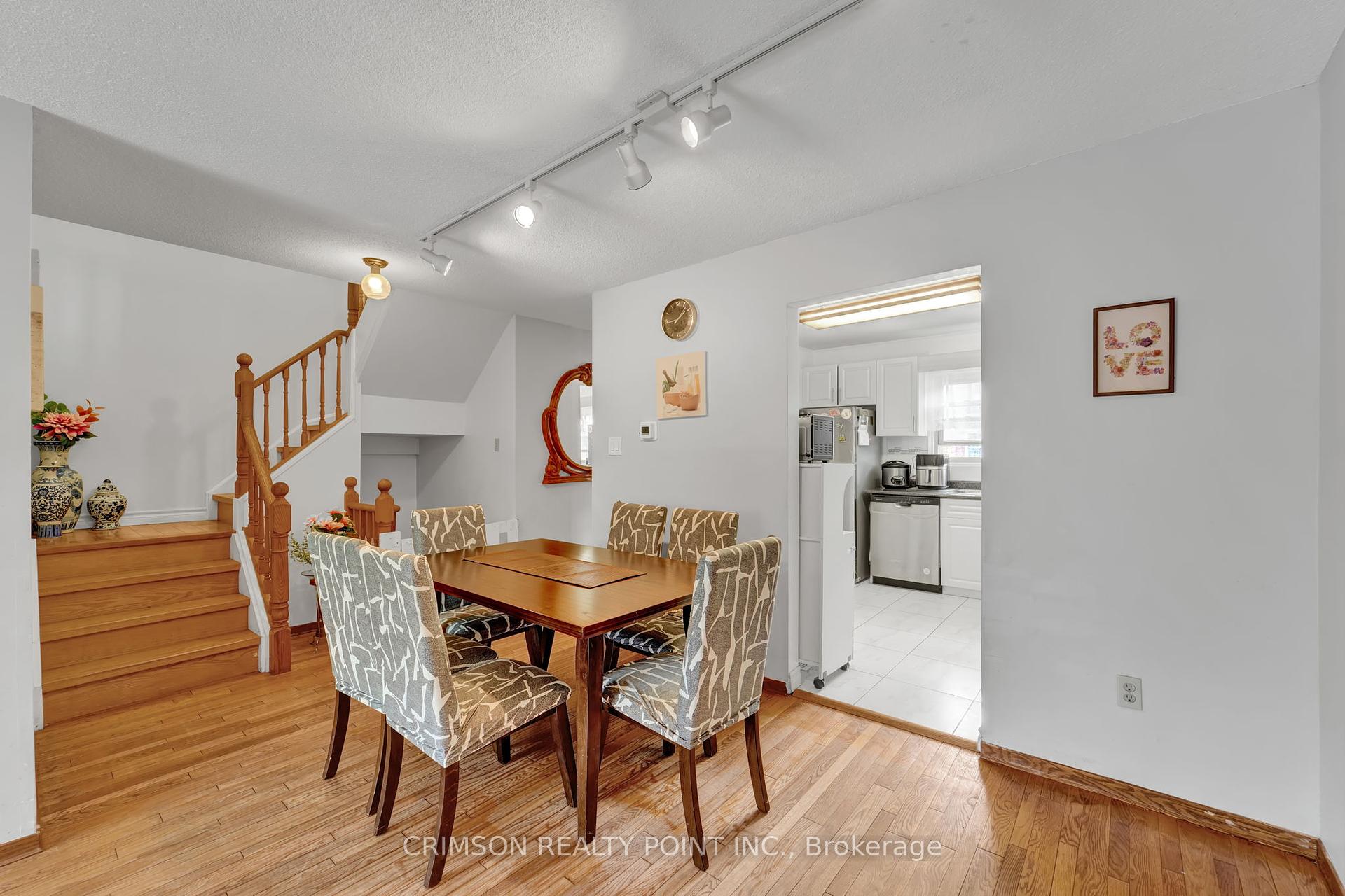 3 Bedrooms Condo at 25 Brimwood, Toronto For sale