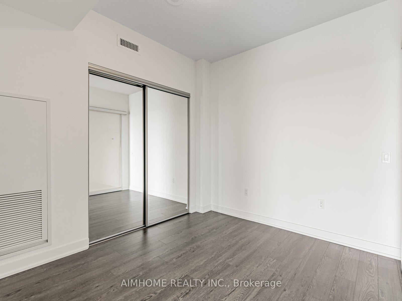 2 Bedrooms Condo at 20 O’Neil, Toronto For sale