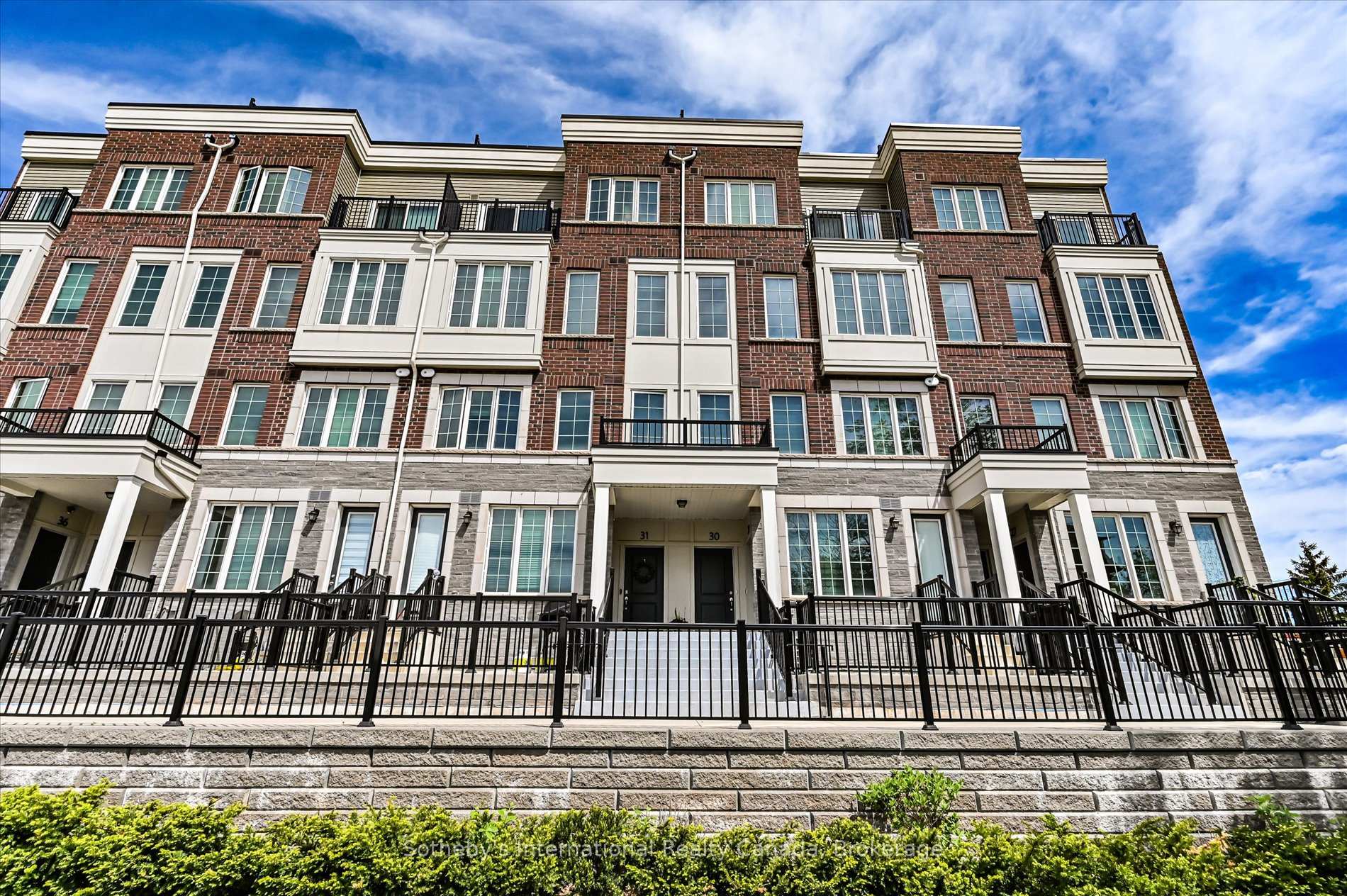 2 Bedrooms Condo at 2199 Lillykin, Oakville For sale