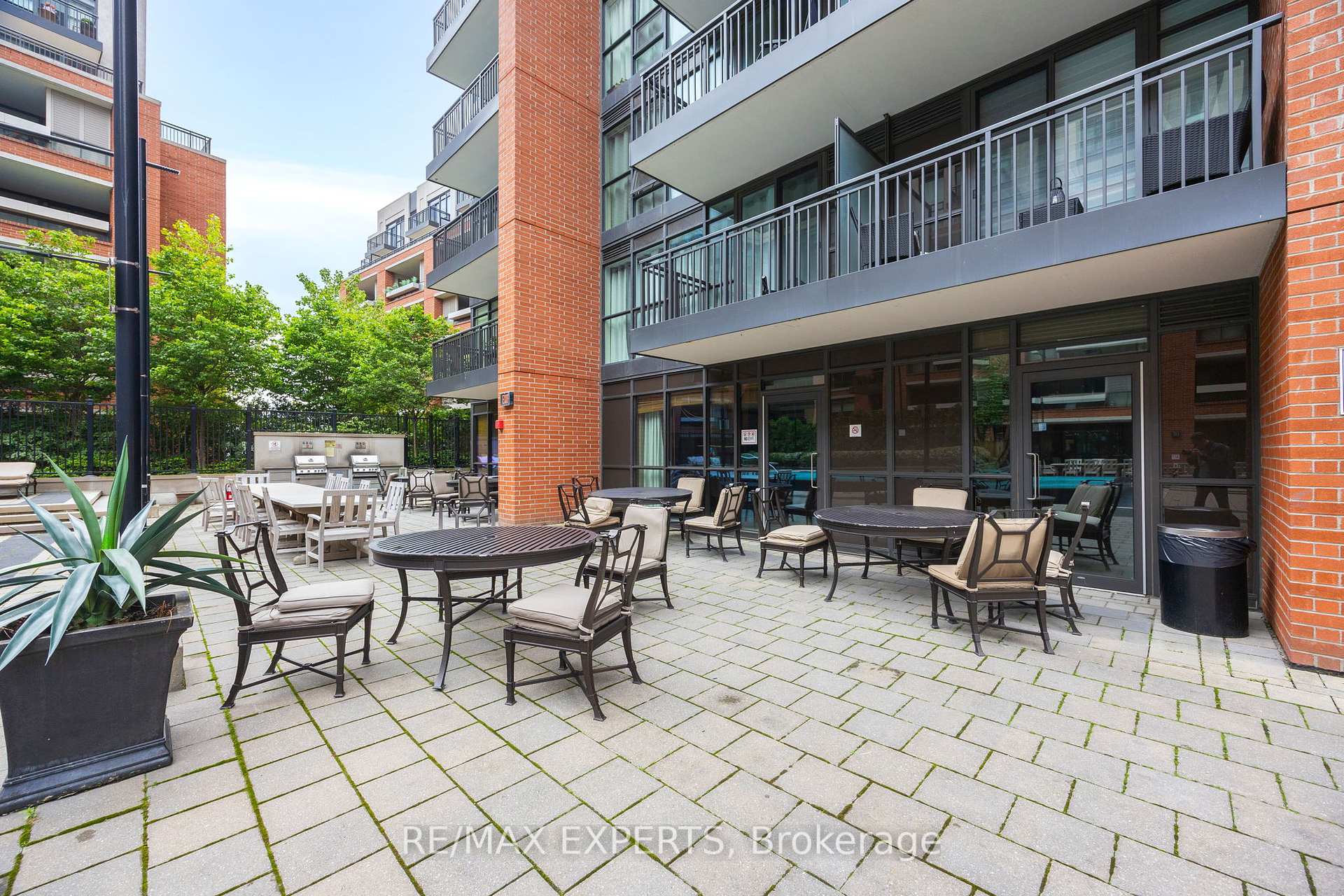 3 Bedrooms Condo at 36 Via Bagnato, Toronto For sale