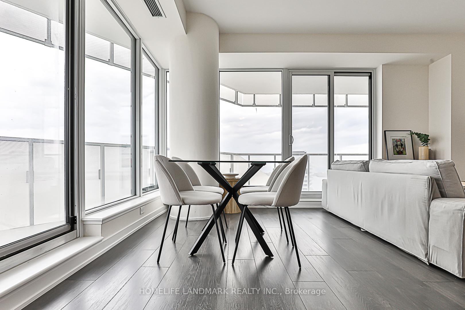 3 Bedrooms Condo at 28 Freeland, Toronto For sale
