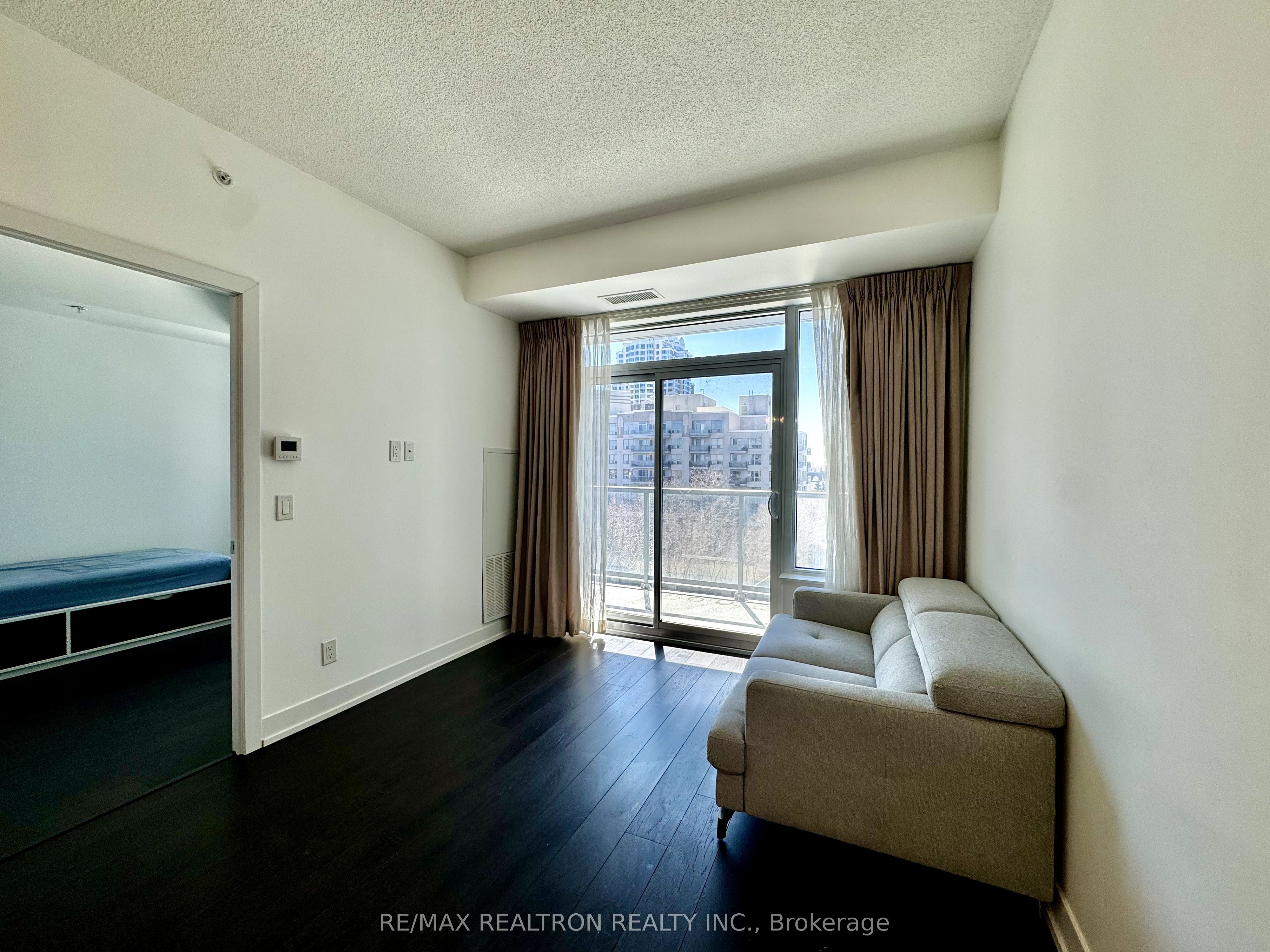 7 Kenaston Gardens, #329