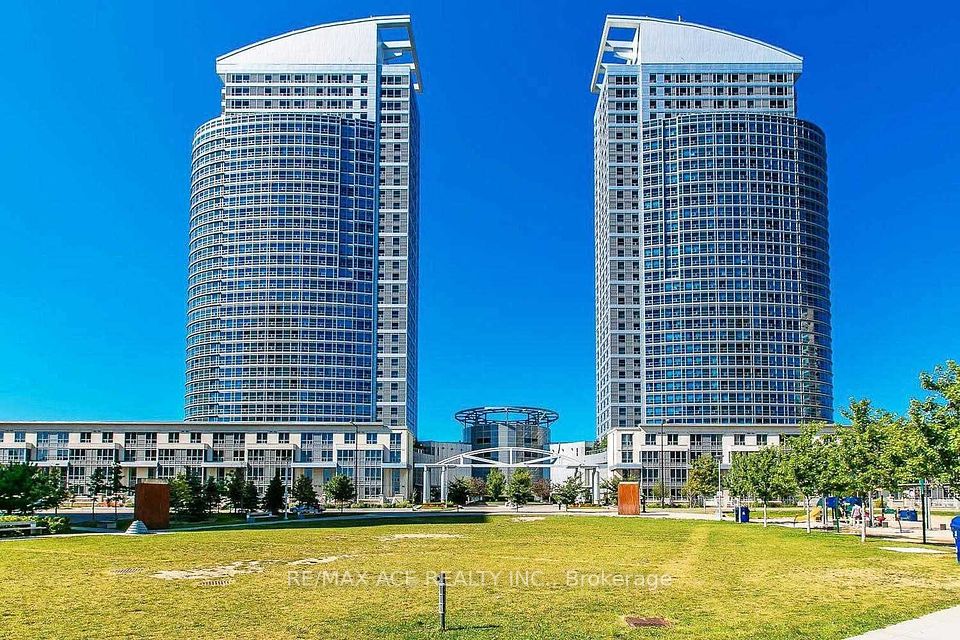 38 Lee Centre Drive