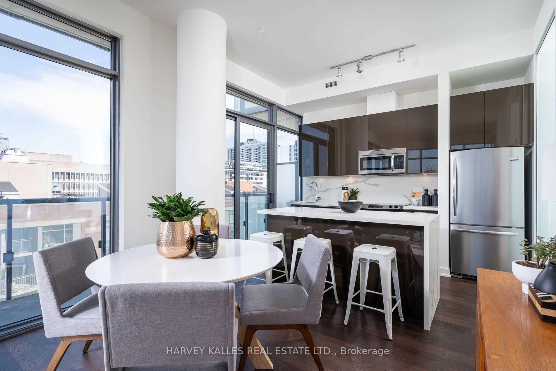 2 Bedrooms Condo at 1815 Yonge, Toronto For sale