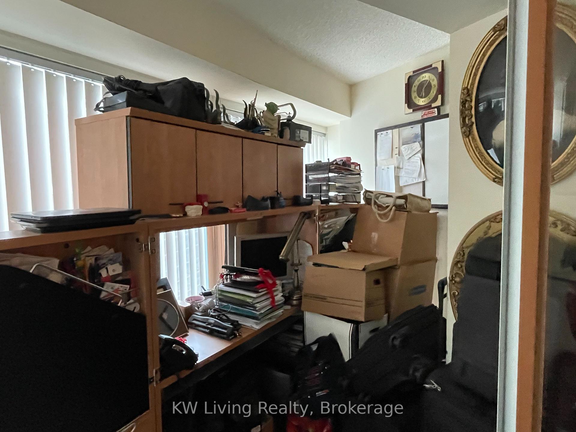 2 Bedrooms Condo at 33 University,  Toronto For sale
