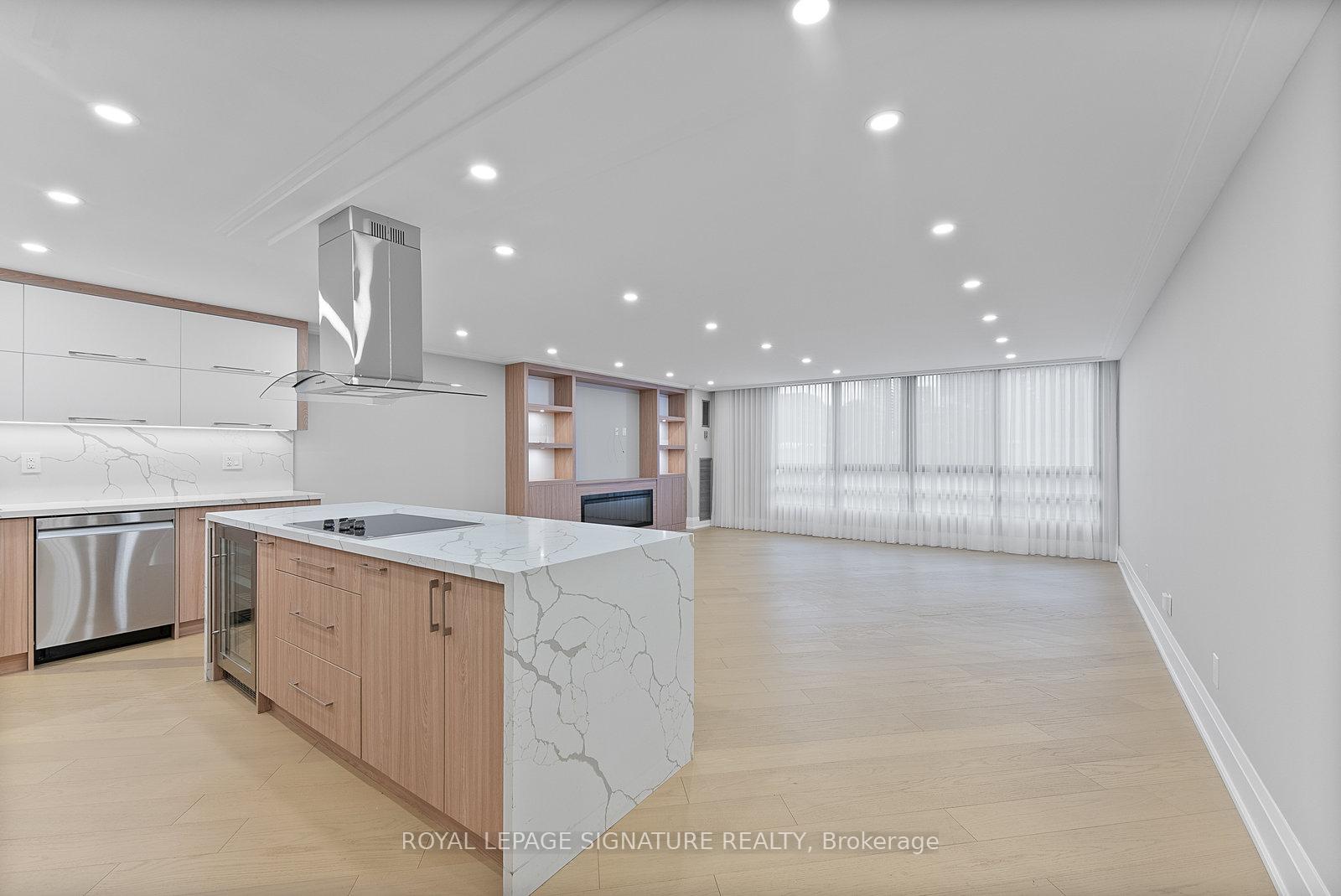 2 Bedrooms Condo at 77 Carlton,  Toronto For sale