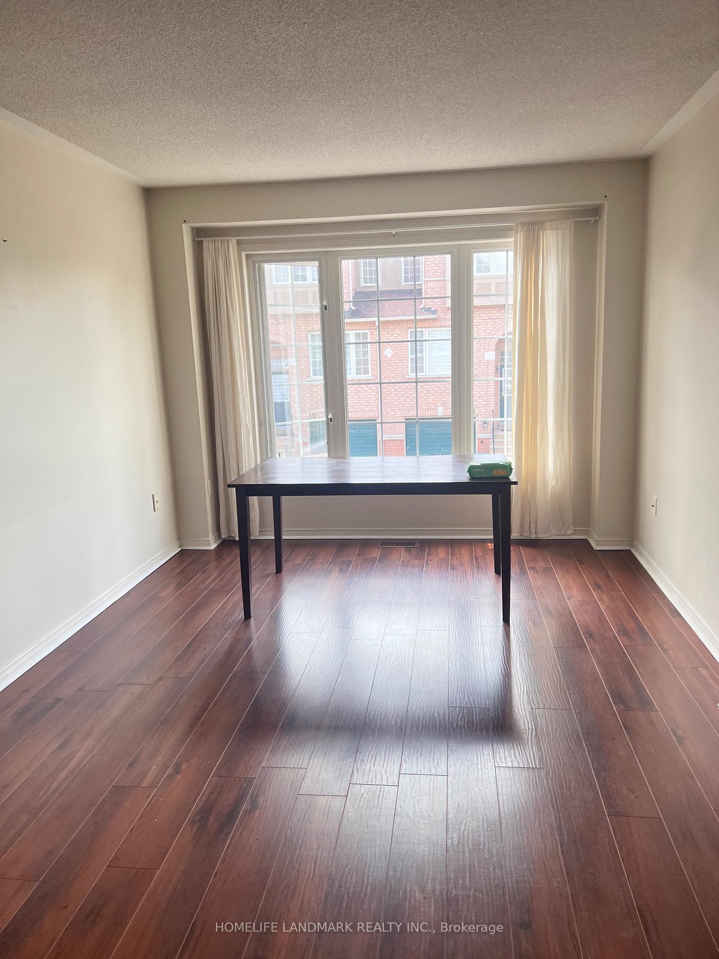3 Bedrooms Condo at 3020 Cedarglen, Mississauga For sale