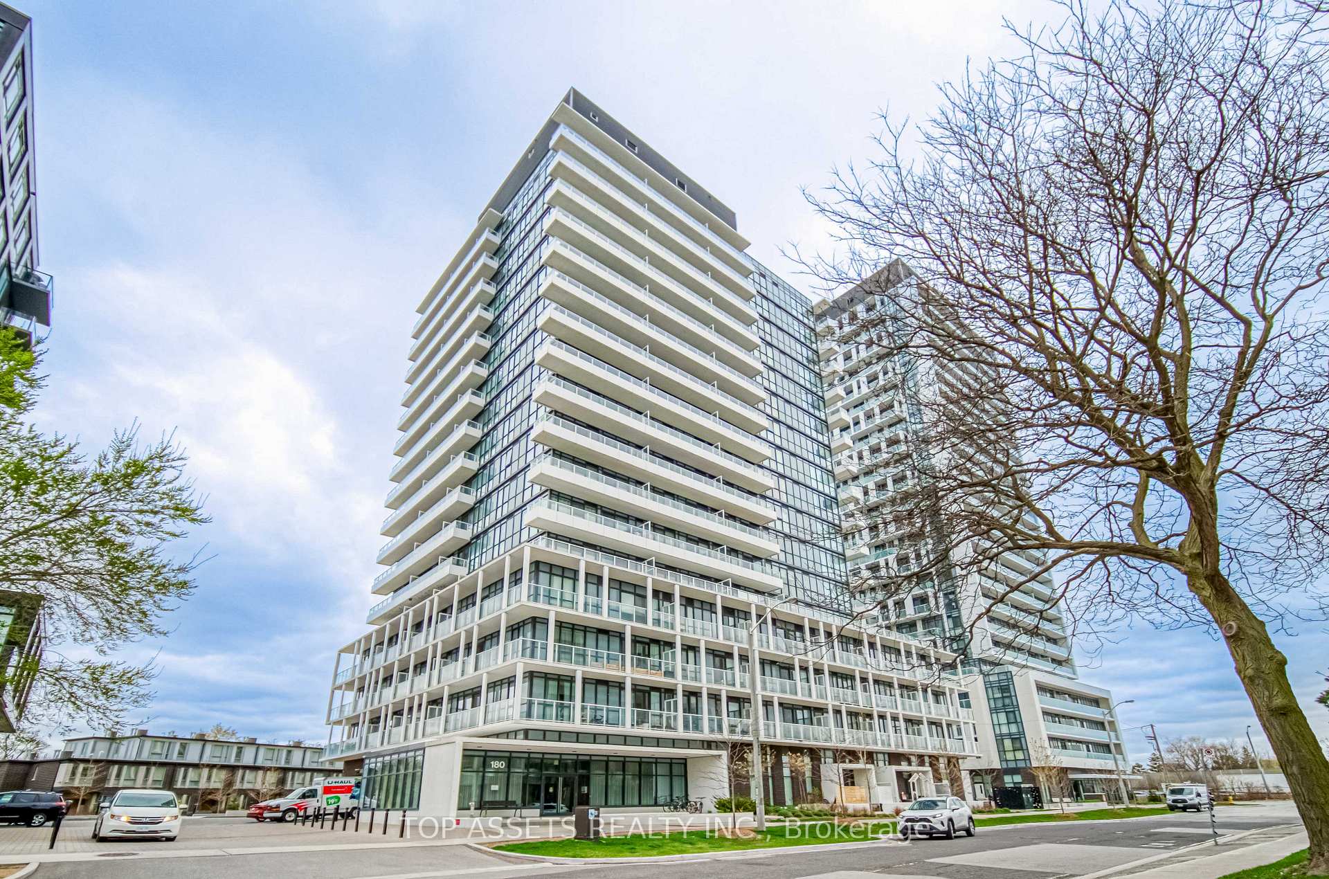 2 Bedrooms Condo at 180 Fairview Mall, Toronto For sale