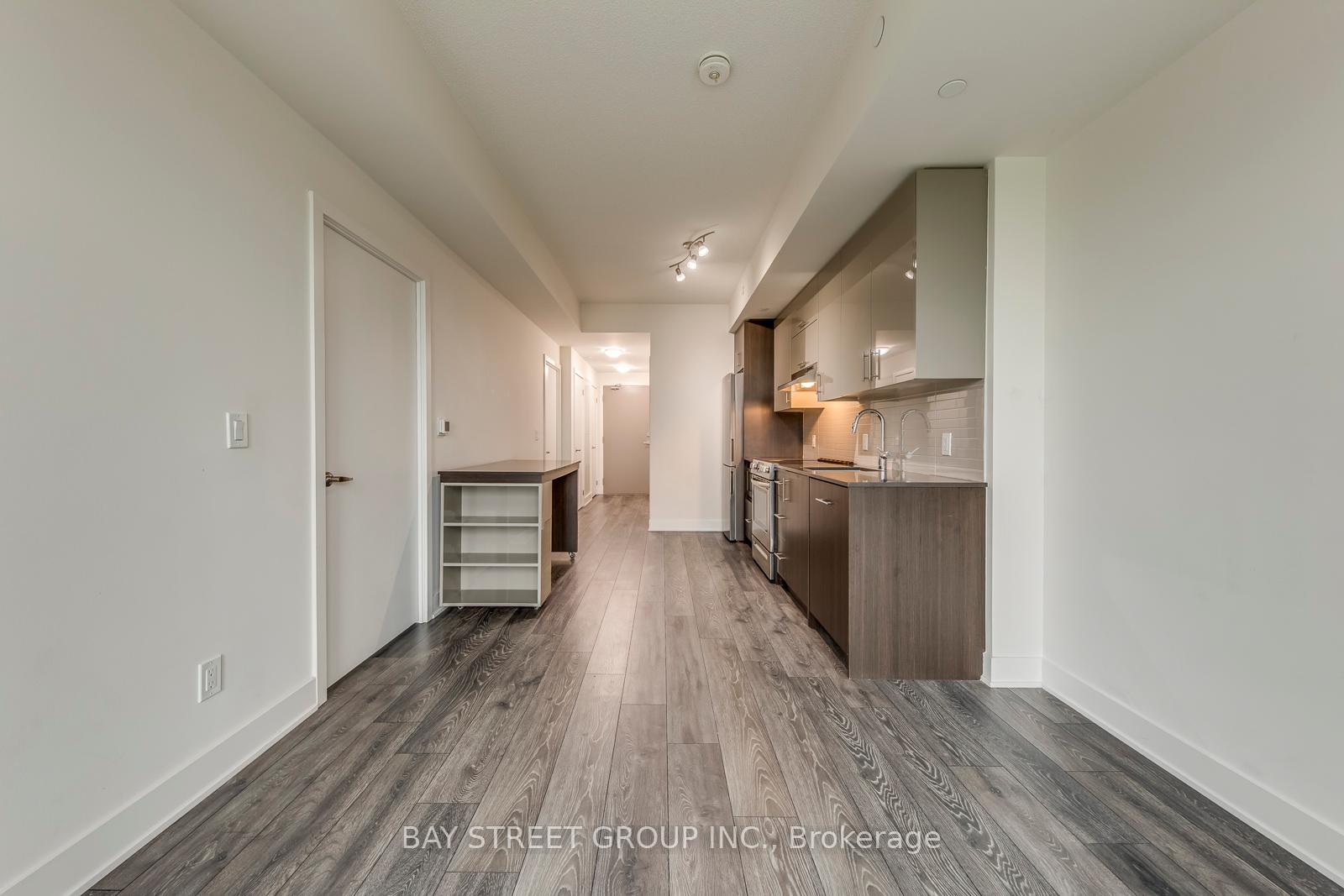 2 Bedrooms Condo at 188 Fairview Mall, Toronto For sale