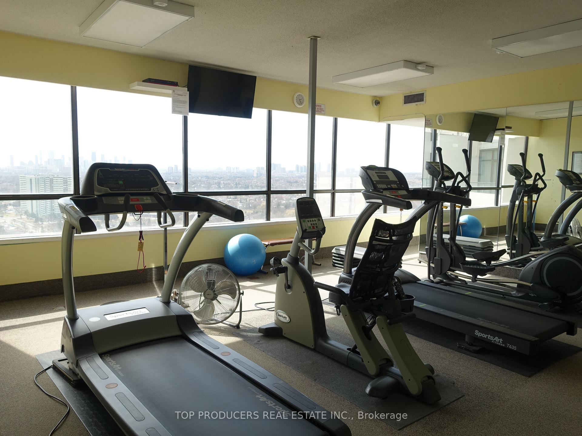 2 Bedrooms Condo at 1333 Bloor,  Mississauga For sale