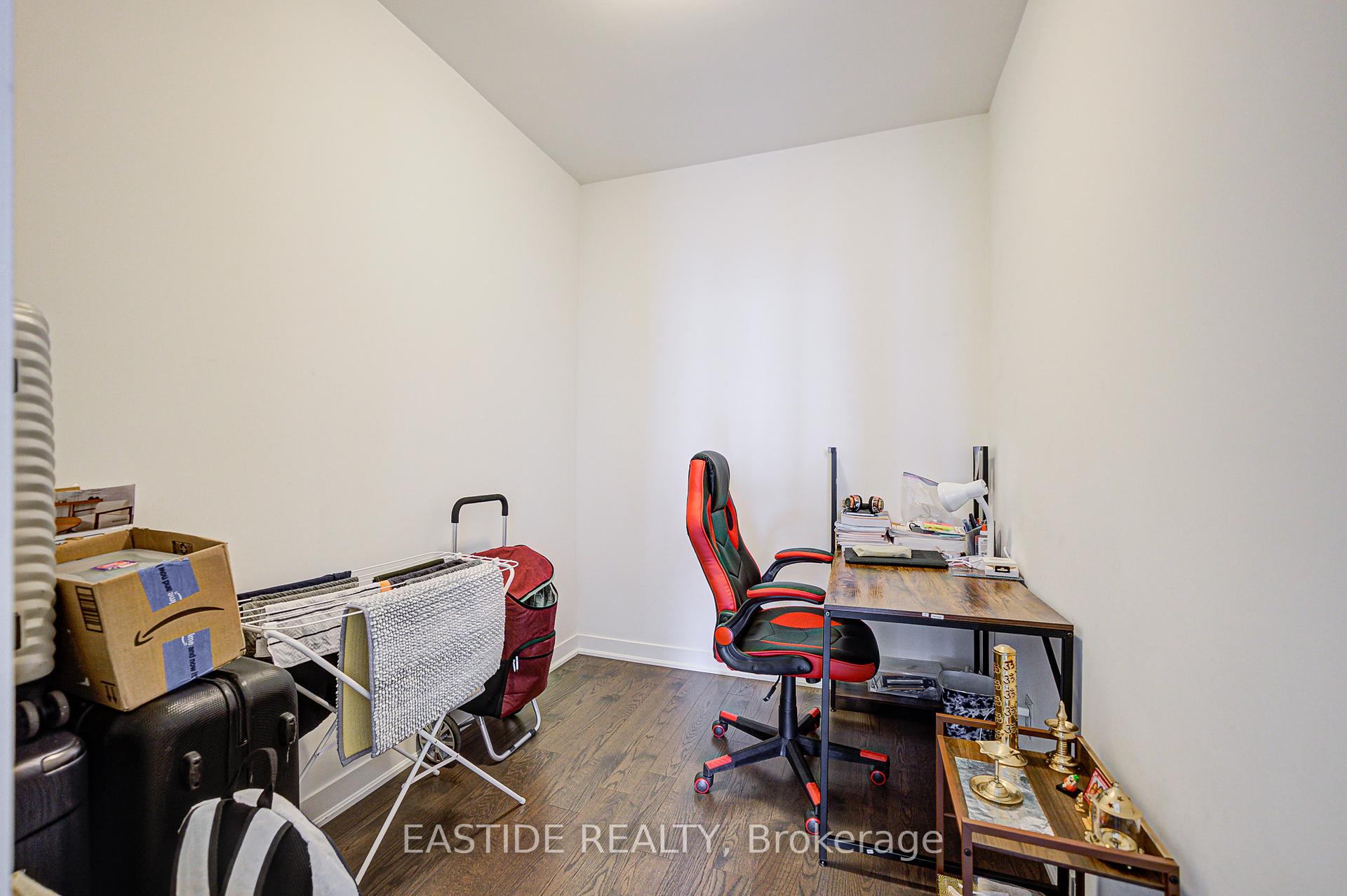 2 Bedrooms Condo at 88 Harbour, Toronto For sale