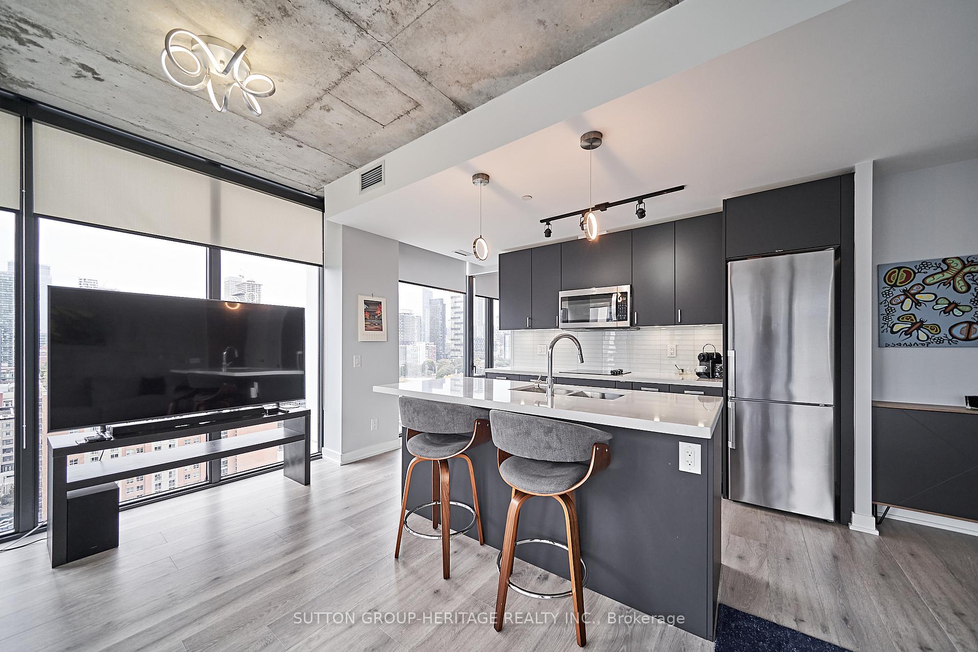 3 Bedrooms Condo at 55 Ontario,  Toronto For sale